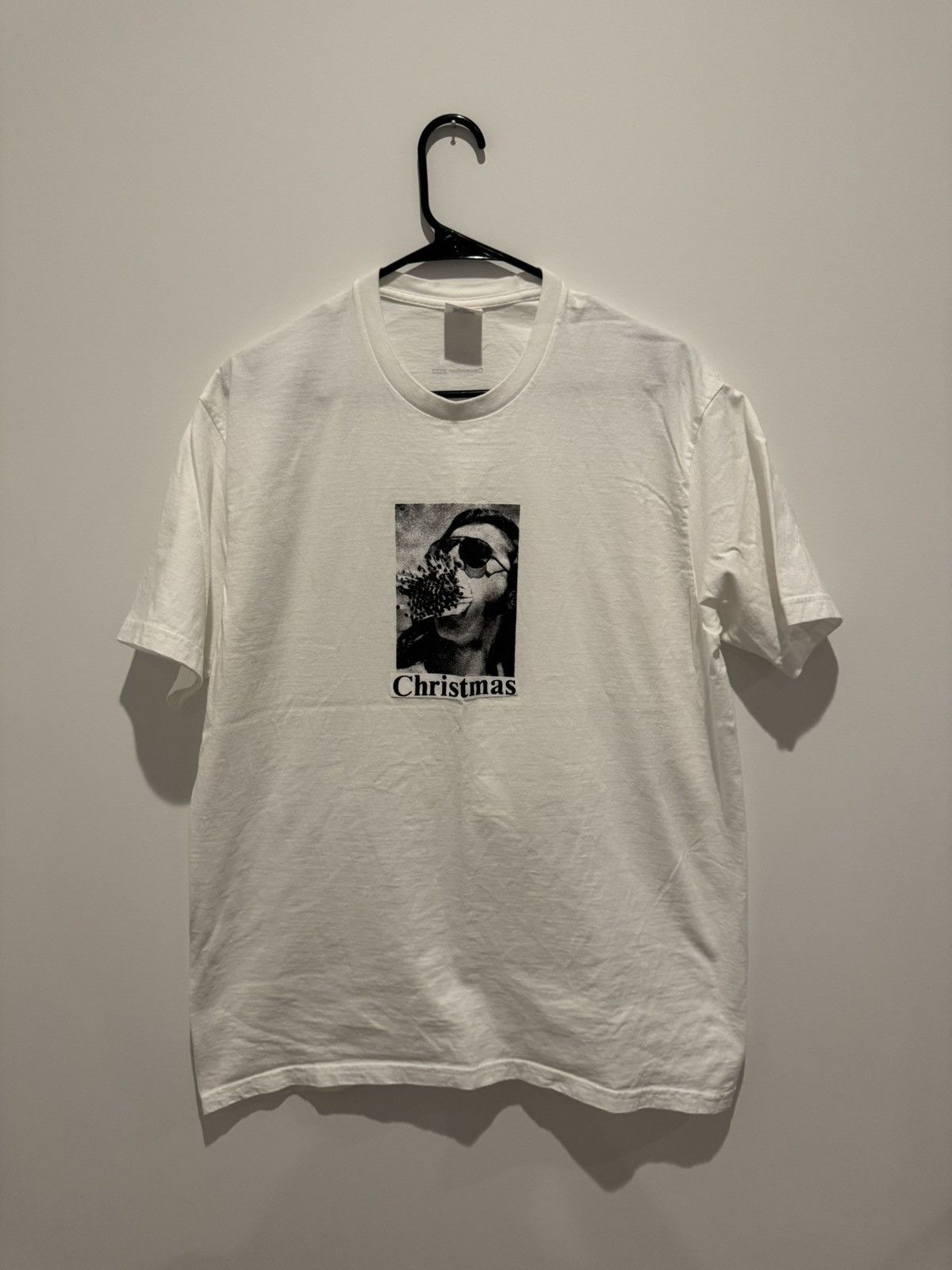 Supreme Supreme Christmas Cigarette White Tee Size Large Size US L / EU 52-54 / 3 - 1 Thumbnail