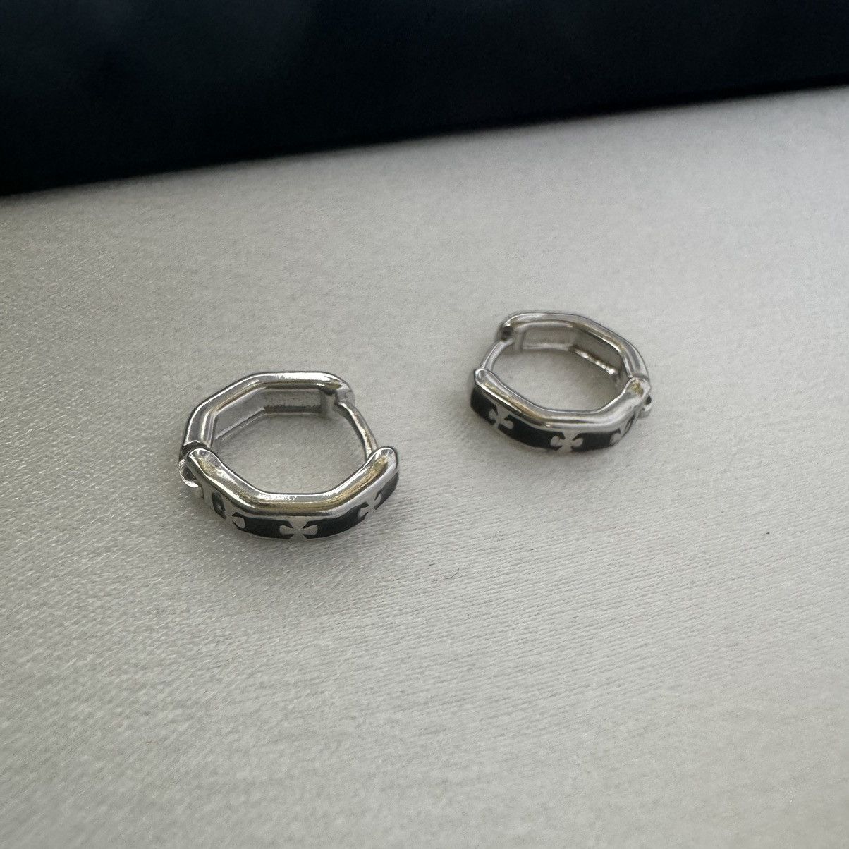 Other 7mm Small Hoop Earrings for Men Women Hip Hop Unisex Style Size ONE SIZE - 1 Thumbnail