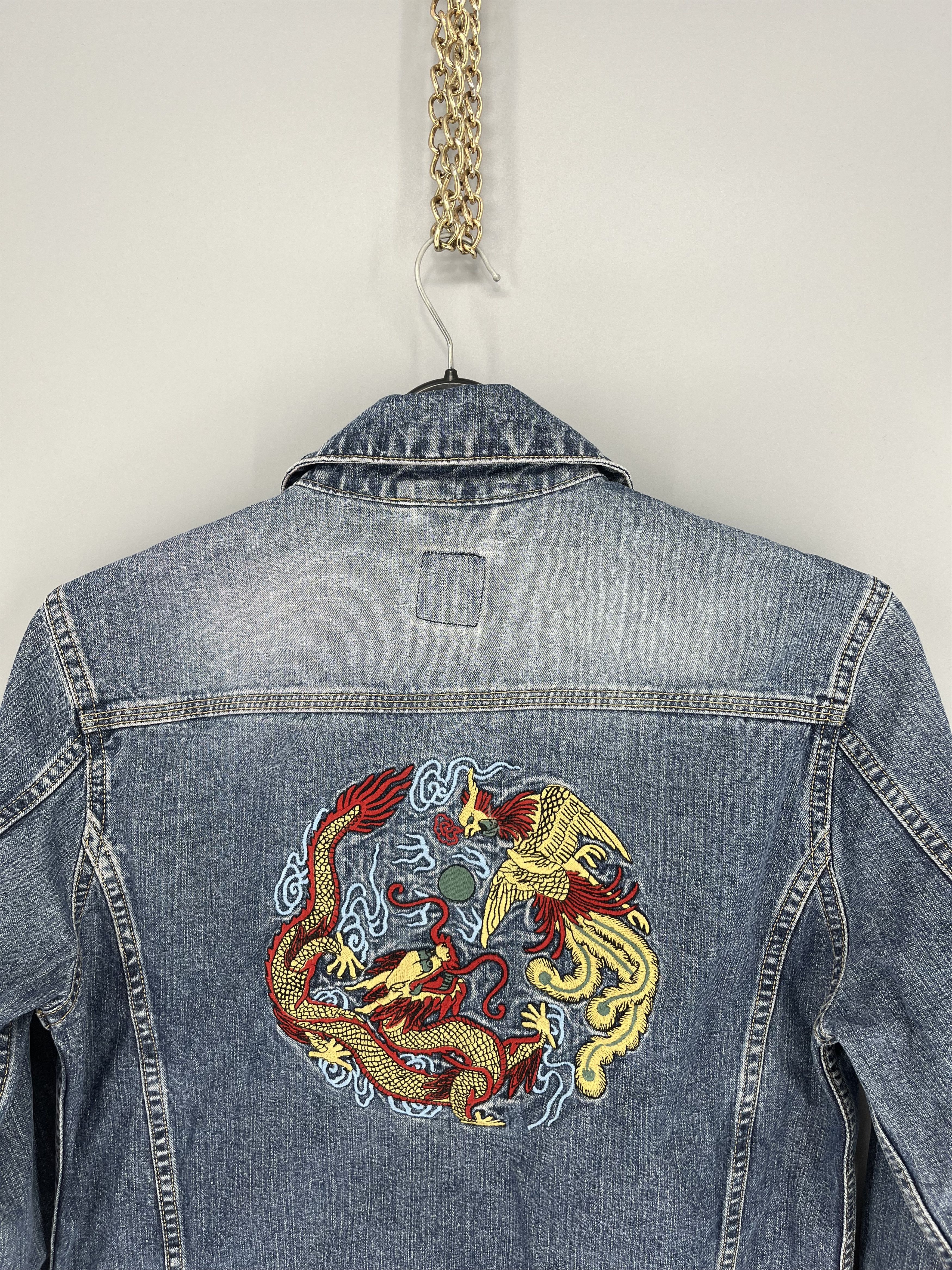 Vintage Vintage 90s Women’s Dragon Denim Jacket Size L Size L / US 10 / IT 46 - 11 Thumbnail