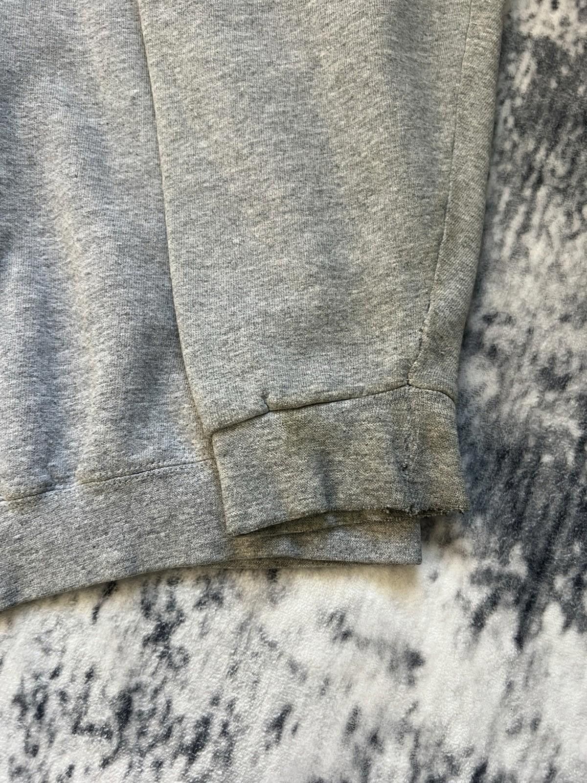 Nike 90s Nike Air Embroidered Crewneck Size XL Size US XL / EU 56 / 4 - 7 Thumbnail