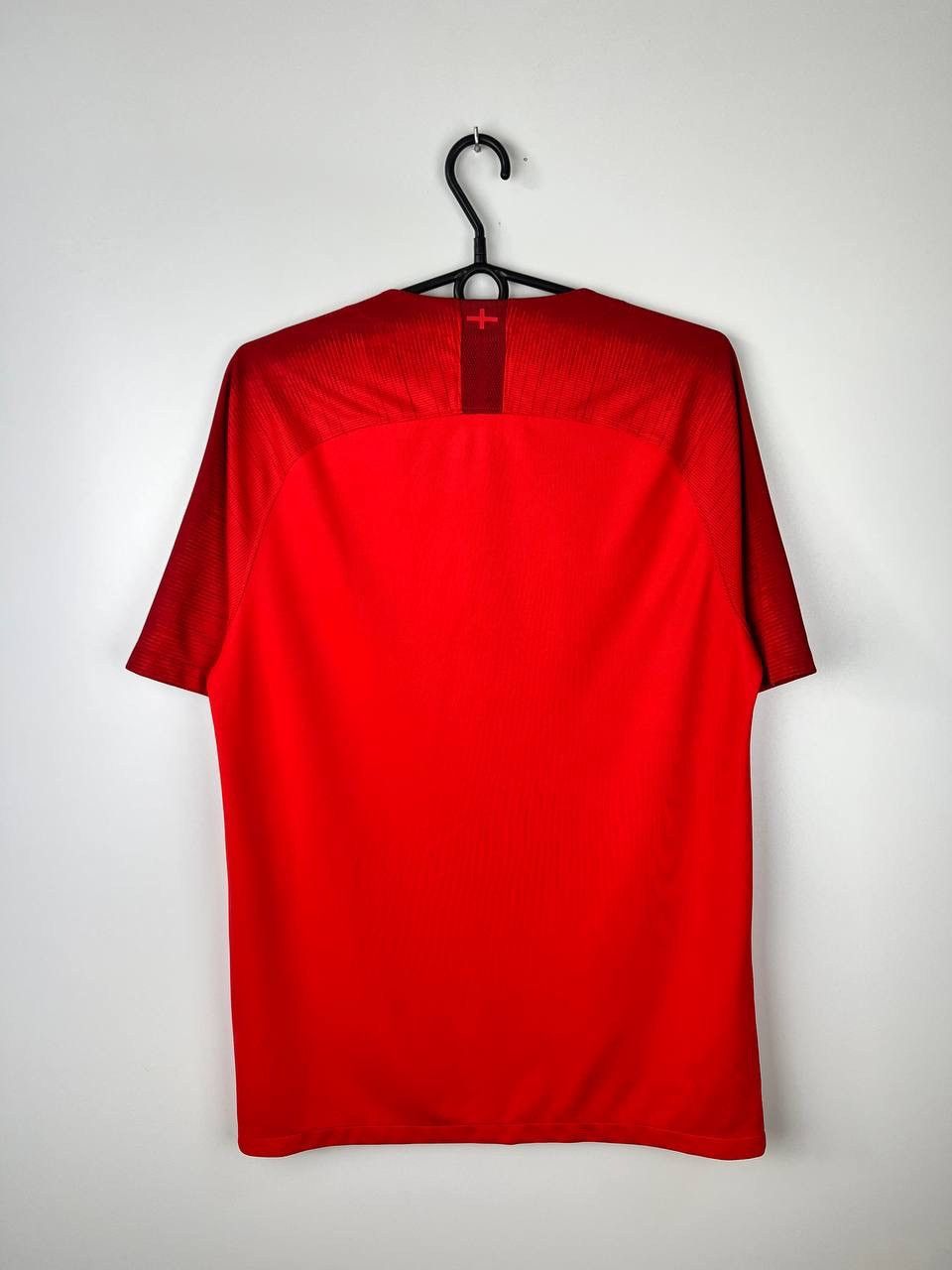 Vintage England Nike 2018-2019 jersey t-shirts size M Size US M / EU 48-50 / 2 - 2 Thumbnail