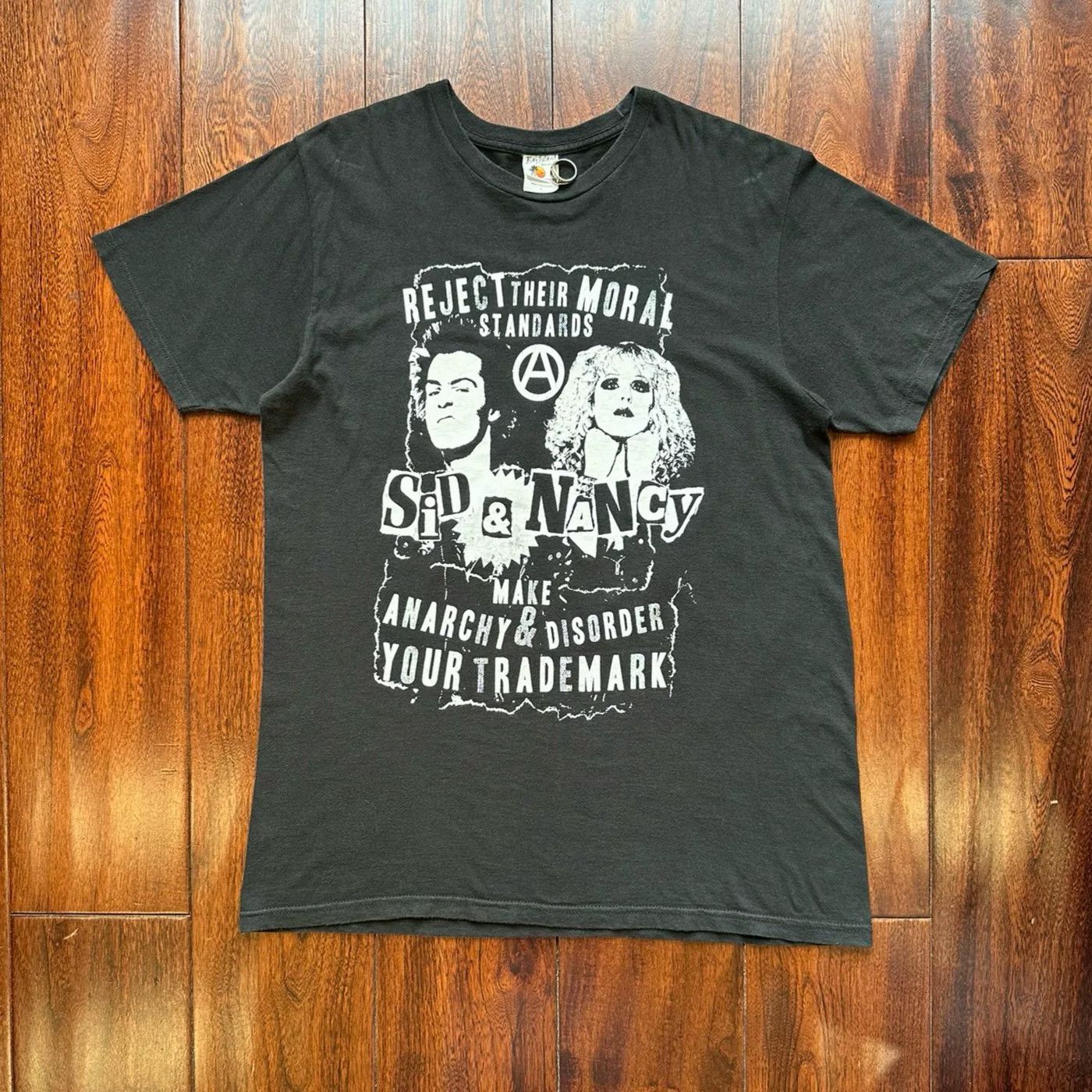 Vintage Vintage Sex Pistols Sid Nancy Tee Size US M / EU 48-50 / 2 - 1 Thumbnail