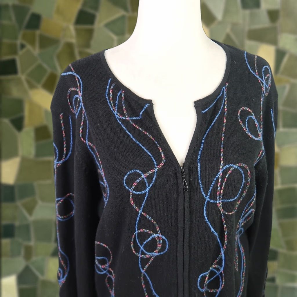 Vintage Foxcroft black zip front embroidered swirl pattern cardigan sweater M User: Foxcroft Black Zip Front Embroidered Swirl Pattern Cardigan Sweater M Size M / US 6-8 / IT 42-44 - 1 Thumbnail