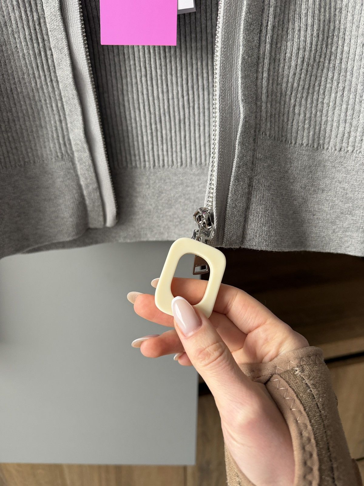 JW Anderson JW Anderson Logo Embroidered Cotton Blend Zip Cardigan Size XS / US 0-2 / IT 36-38 - 8 Thumbnail