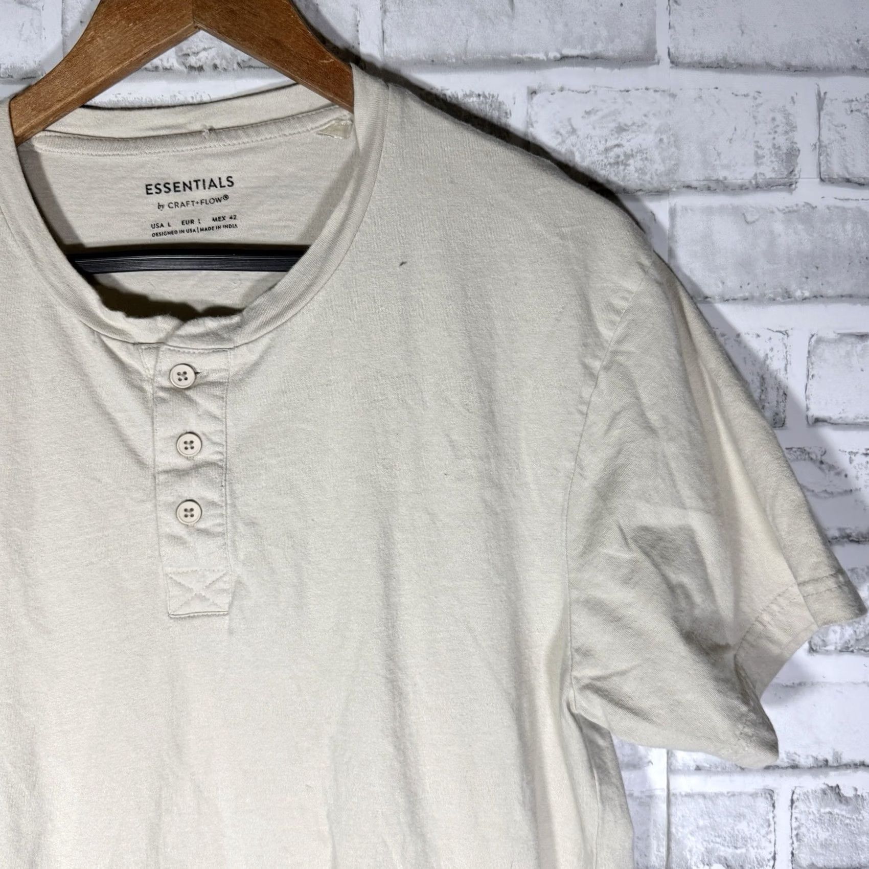 Essentials Essentials Beige Henley Shirt Mens Size L T-Shirt Casual Regular Fit Beige Henley Mens L Size US L / EU 52-54 / 3 - 2 Thumbnail