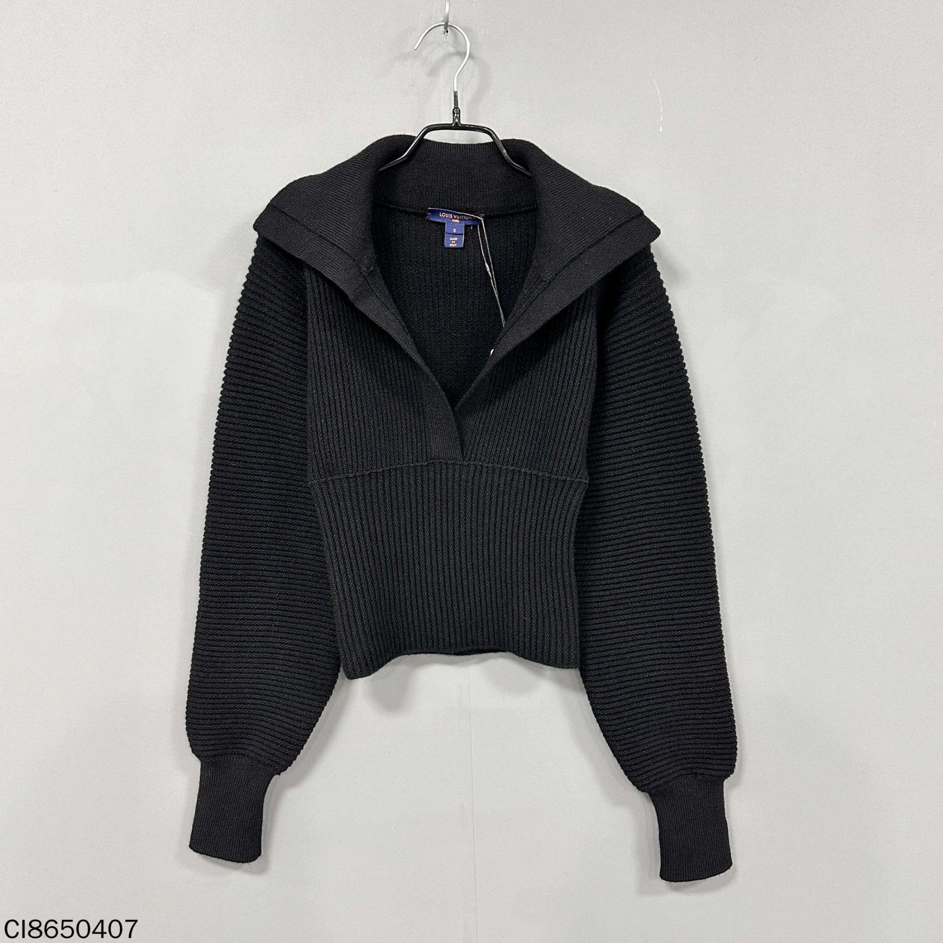 Louis Vuitton Louis Vuitton Black Logo Knit Collar Sweater Size S / US 4 / IT 40 - 2 Thumbnail