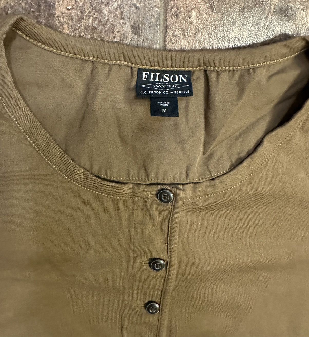 Filson Filson Women’s 3 Button Short Sleeve Henley Dark Tan Peru M Size M / US 6-8 / IT 42-44 - 4 Thumbnail