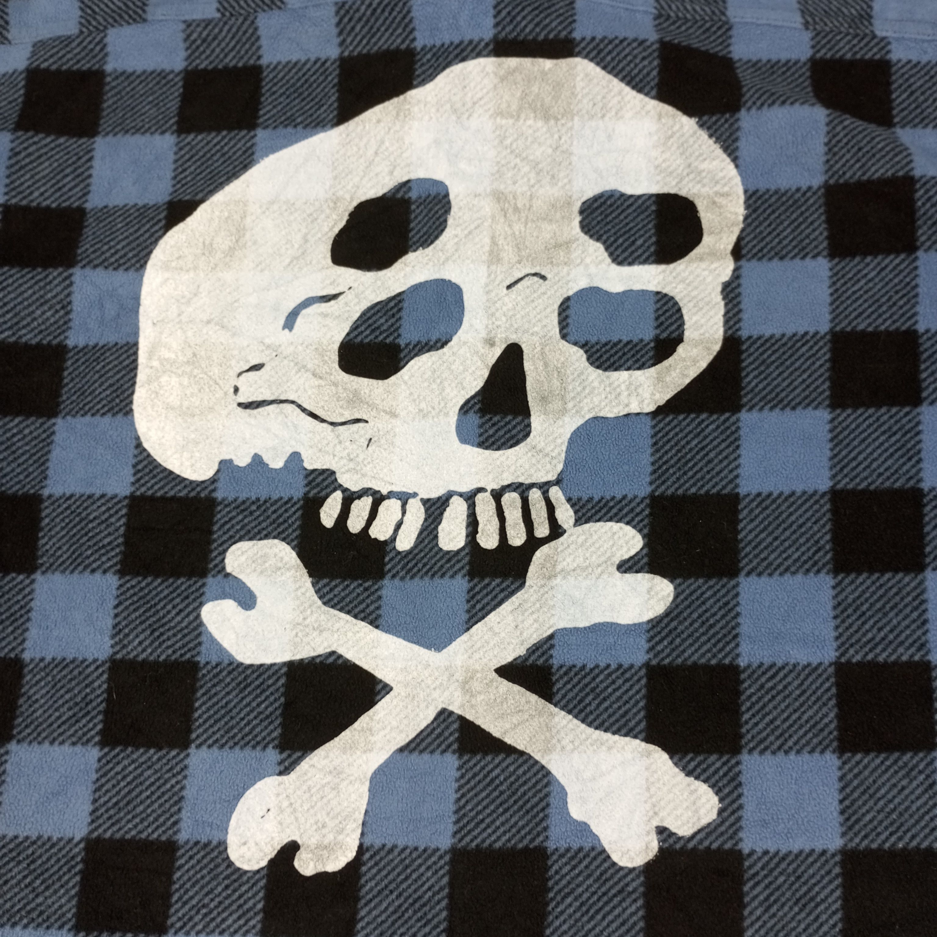 Japanese Brand × Uniqlo × Vintage Uniqlo Streetwear Style Custom Skulls Art Shirt Size US XL / EU 56 / 4 - 2 Thumbnail