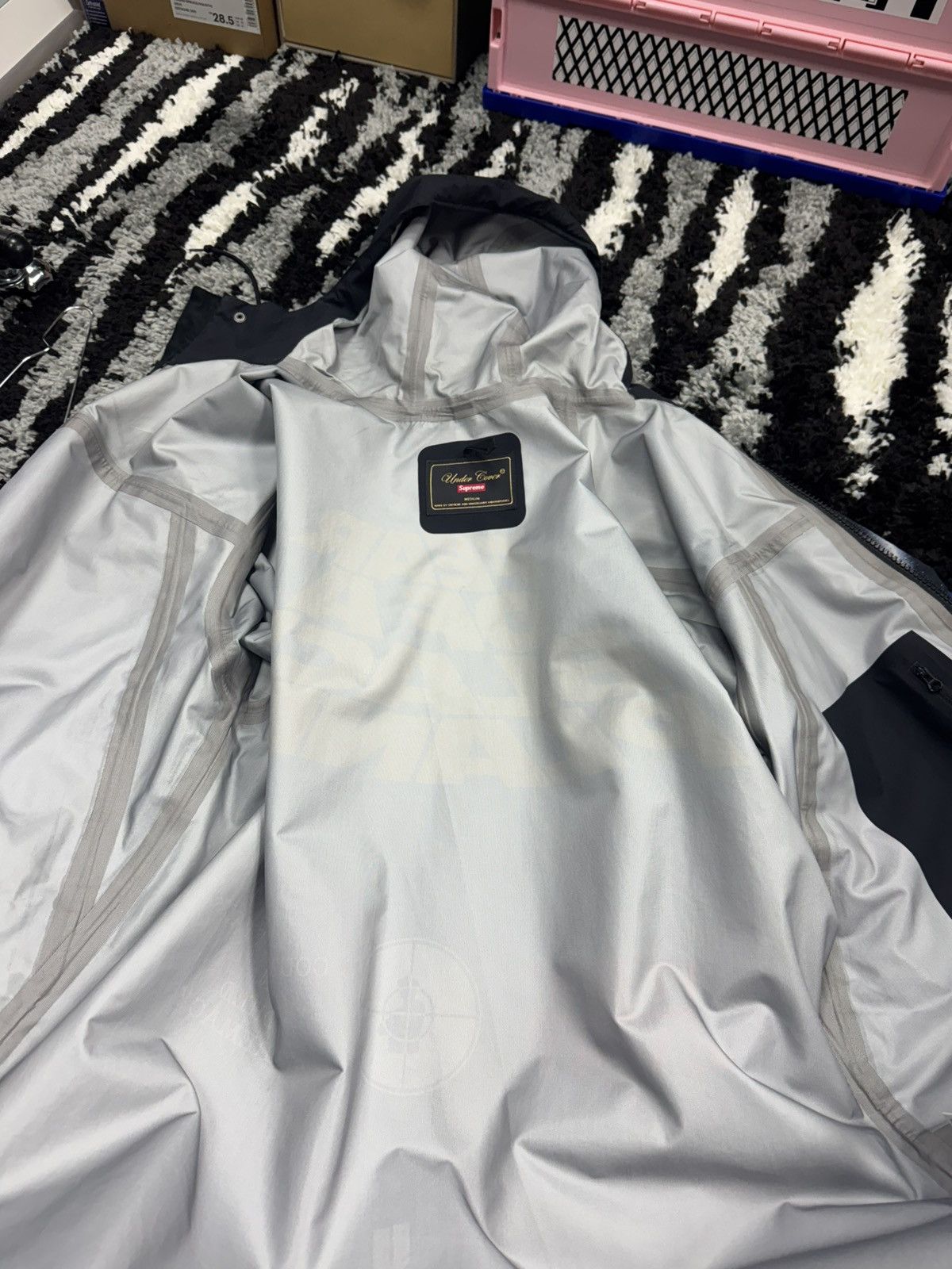 Public Enemy × Supreme × Undercover Supreme x Undercover x Public Enemy waterproof parka Size US M / EU 48-50 / 2 - 7 Thumbnail