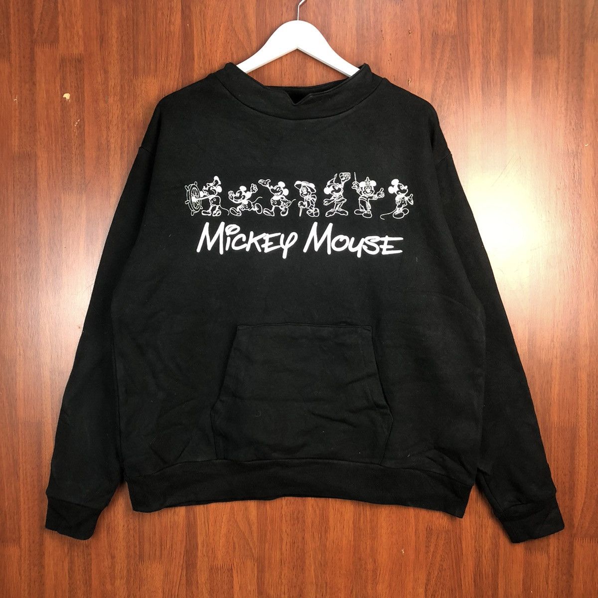 image of Disney x Mickey Mouse The Alternative Syndrom Rna Mickey Mouse Sweathshirt 7535 in Black (Size Medi