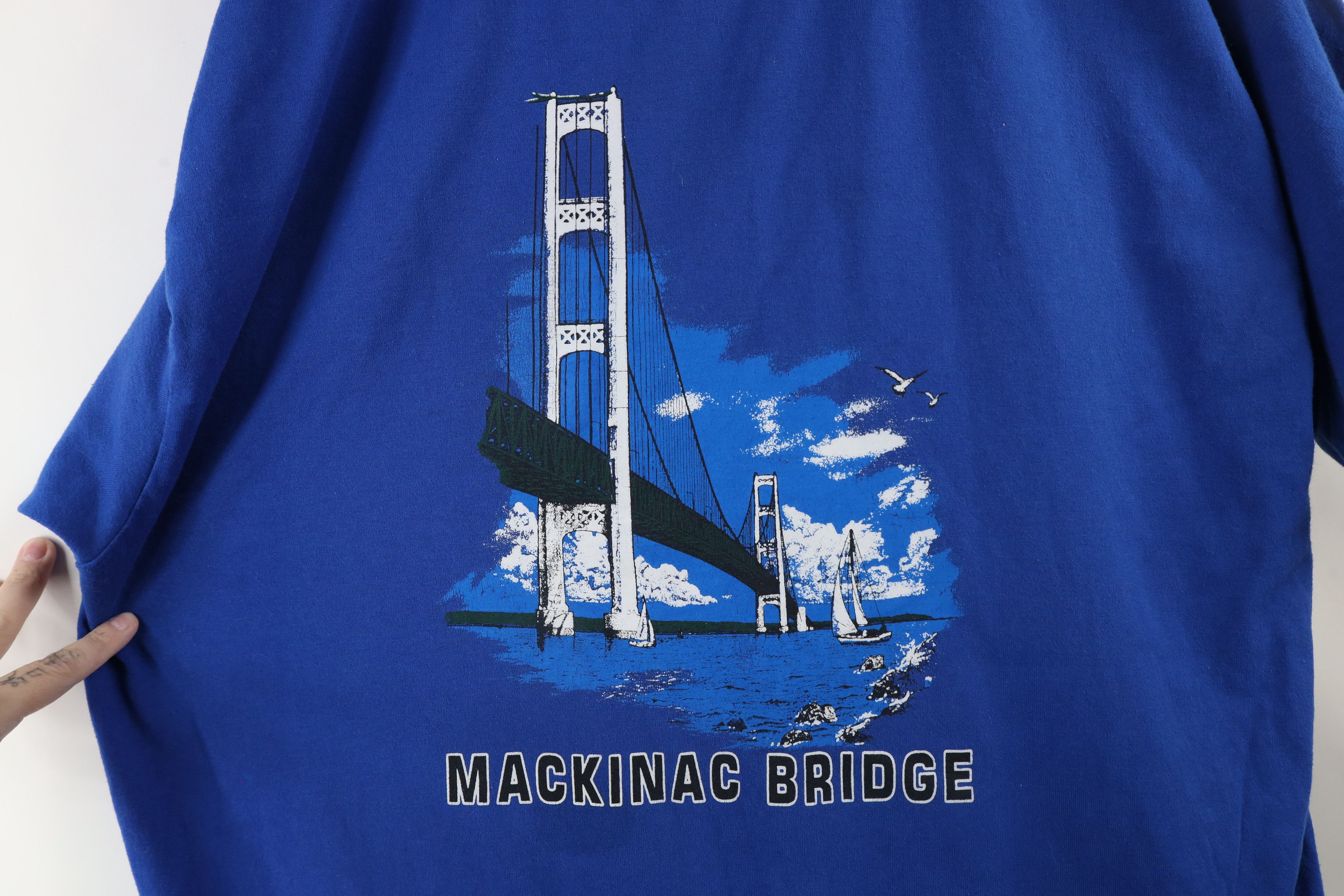 Vintage Vintage 90s Streetwear Mackinac Bridge Michigan T-Shirt USA Size US XXL / EU 58 / 5 - 4 Thumbnail
