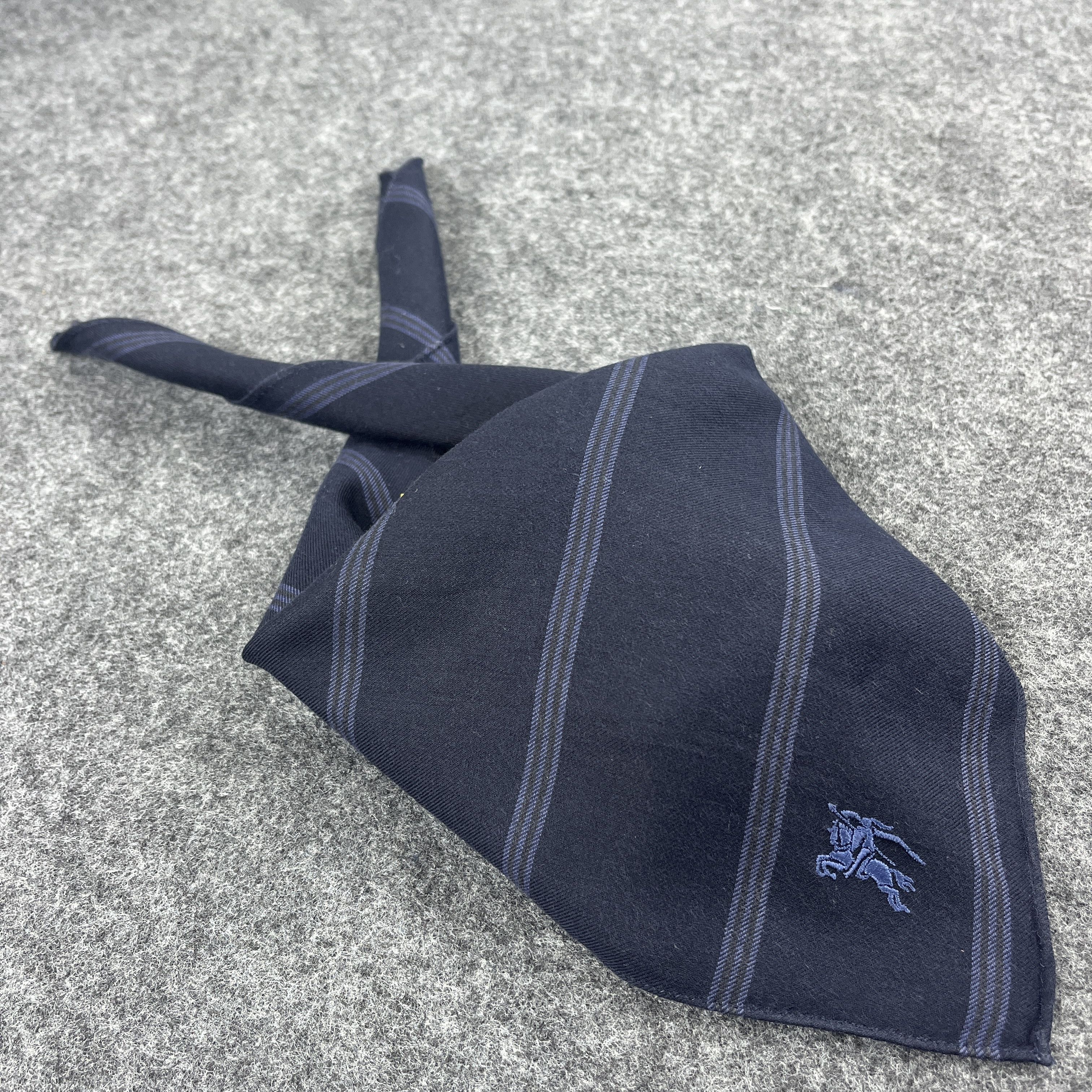 Vintage Burberry Handkerchief / Bandana / Neckerchief B111 Size ONE SIZE - 2 Thumbnail