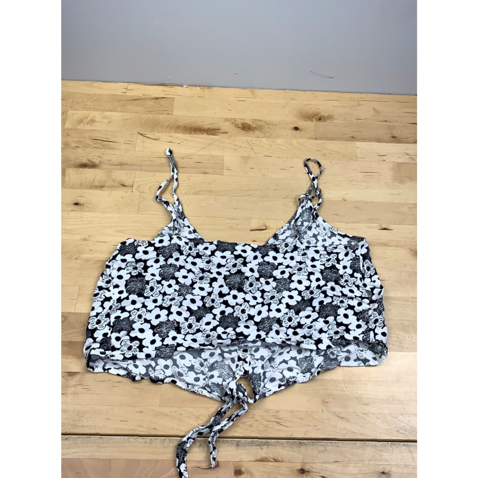 Quiksilver Quiksilver Womens Blouse Crop Top L White Floral Beach Casual #8482 Size L / US 10 / IT 46 - 7 Thumbnail