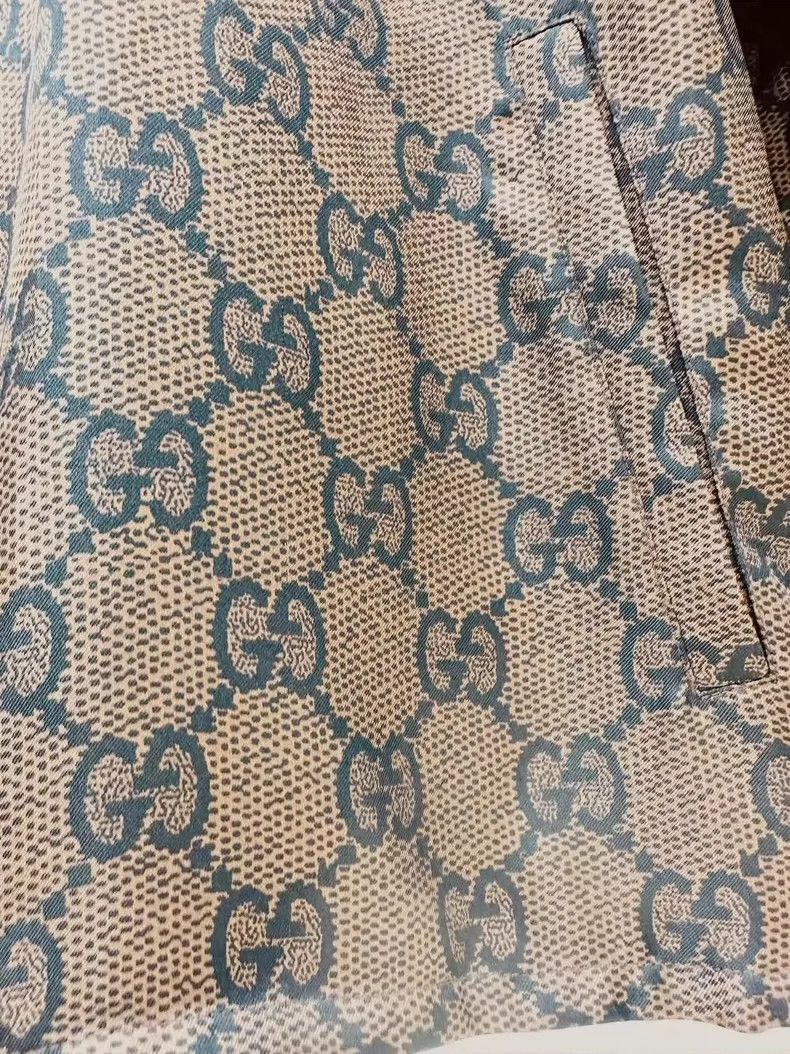 Gucci Gucci Full logo jacket 2501-Nextarrow Size US M / EU 48-50 / 2 - 5 Thumbnail