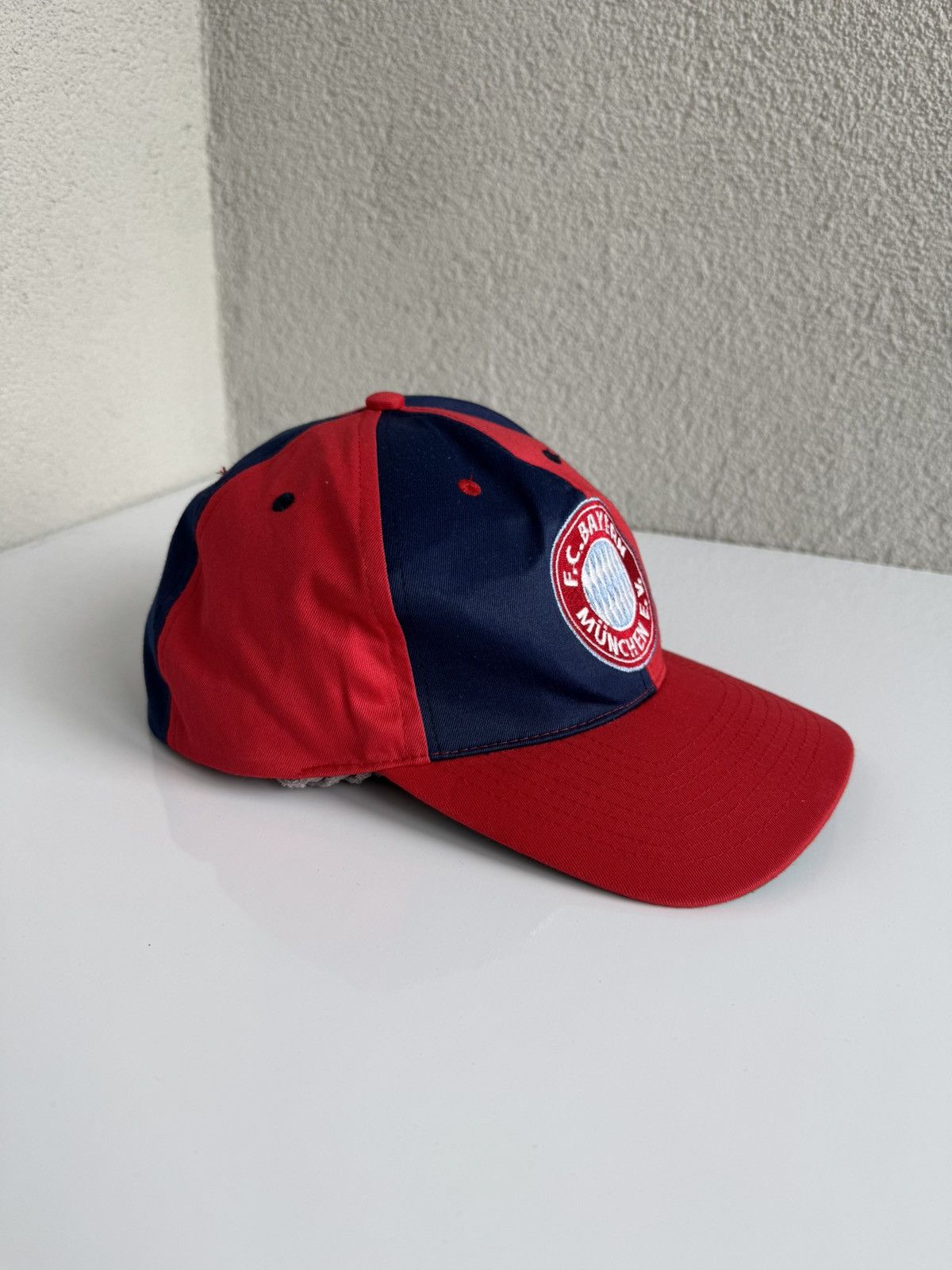 Vintage FC Bayern Munich SnapBack Cap Red Size ONE SIZE - 4 Thumbnail