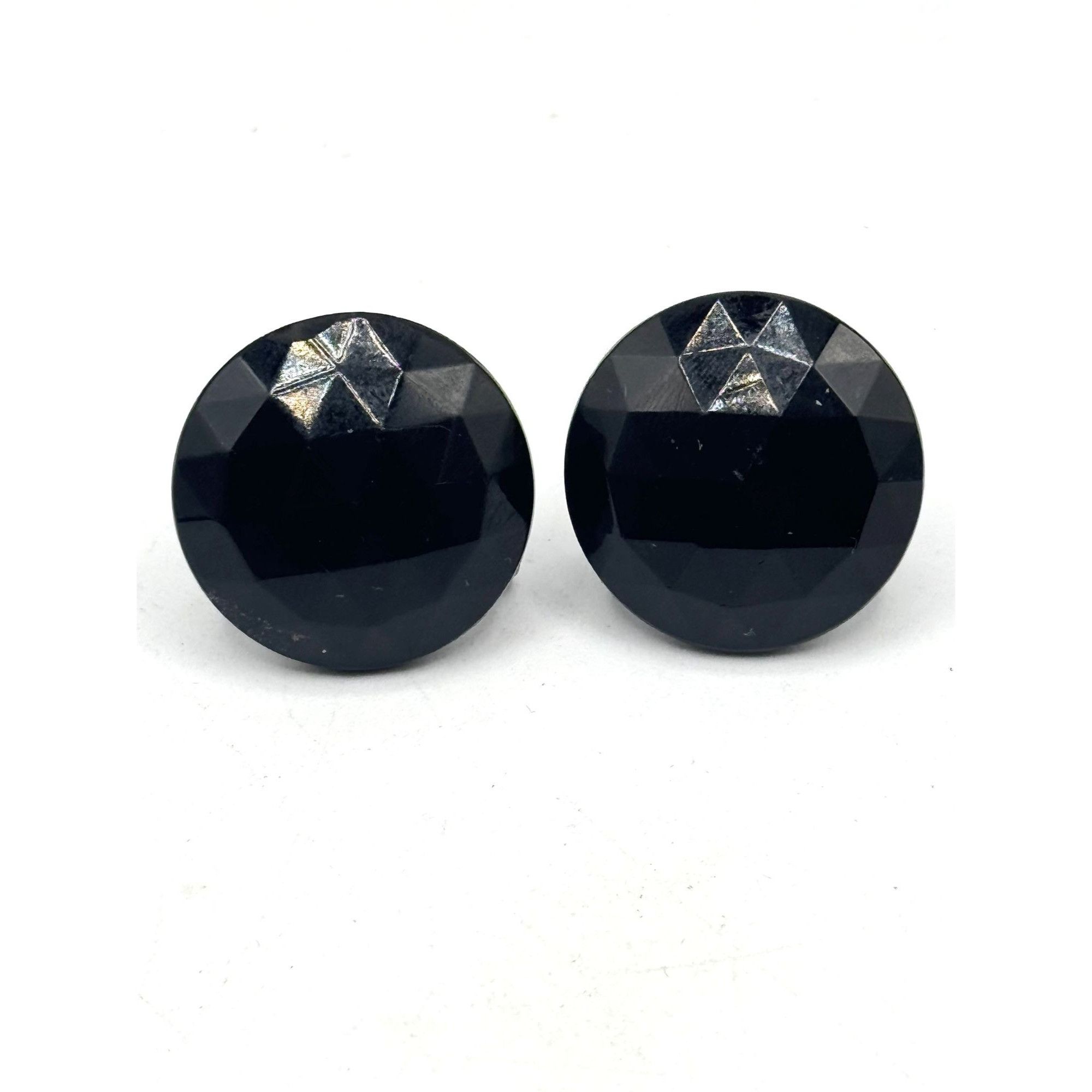 Vintage Vintage black faceted glass screw back earrings Size ONE SIZE - 3 Thumbnail