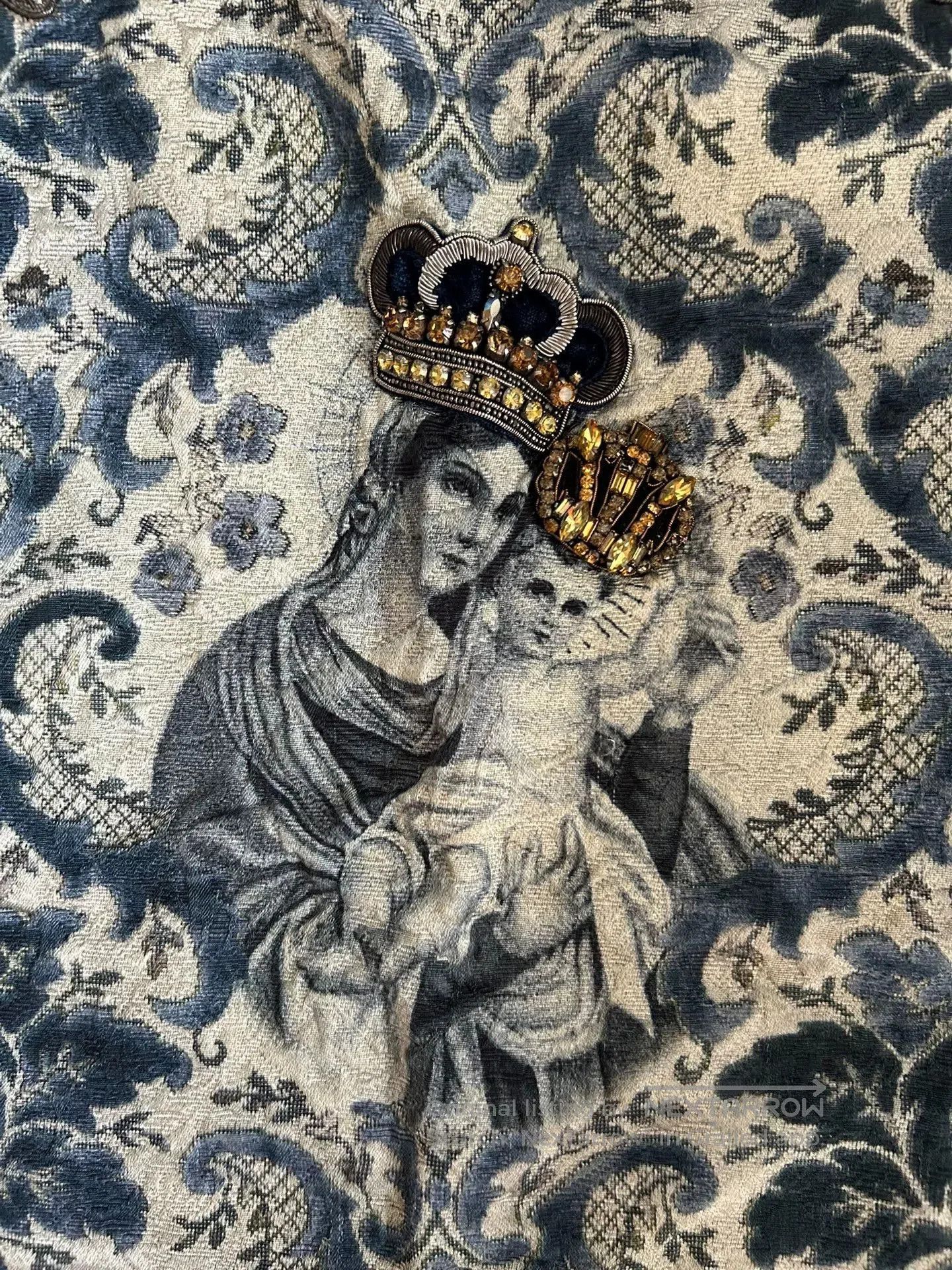 Dolce & Gabbana Luxury Dolce & Gabbana Embellished Sweatshirt. Size US M / EU 48-50 / 2 - 4 Thumbnail
