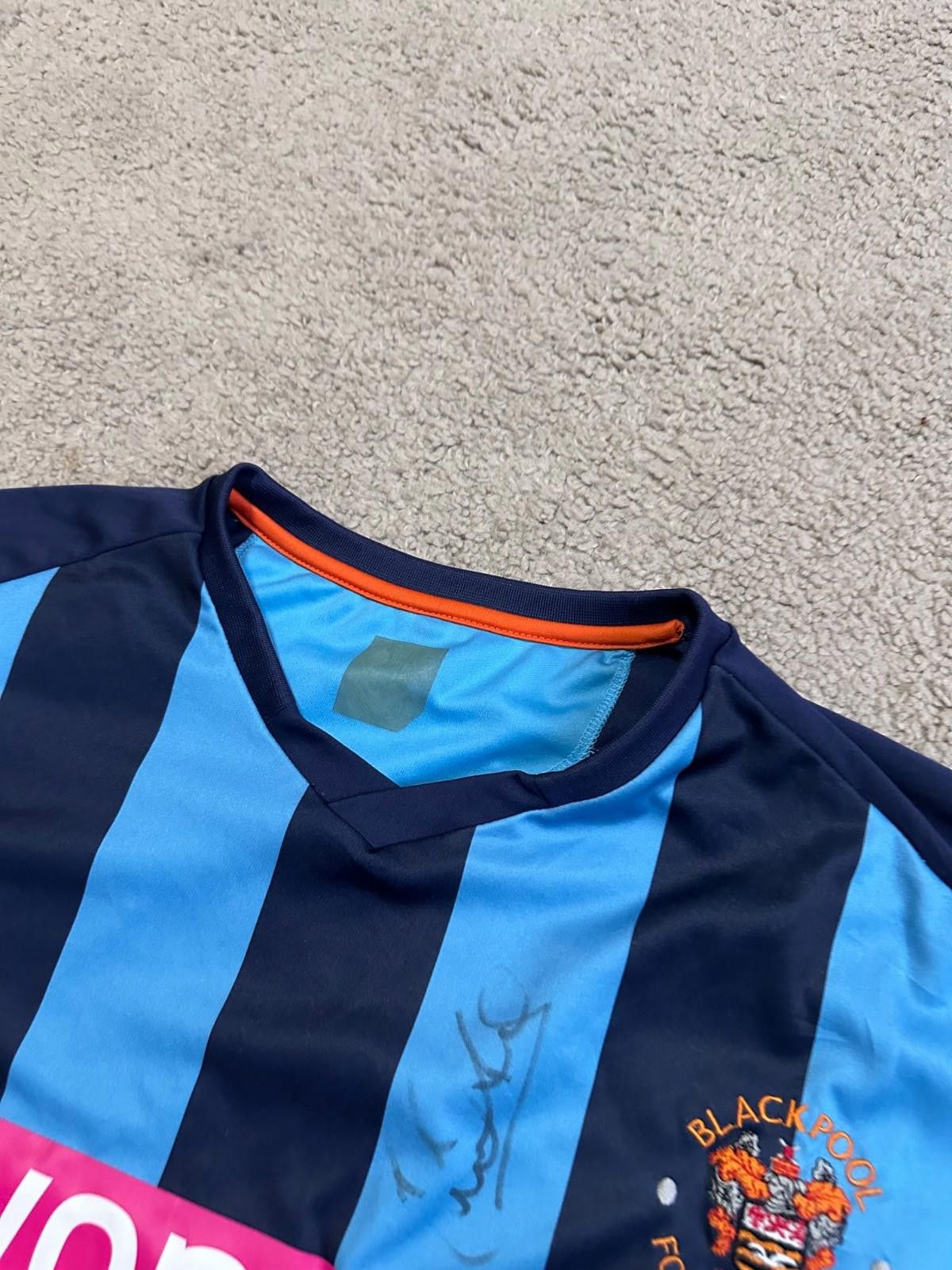 Other Blackpool 2010/2011 Carbrini Third Football Shirt Size 3XL Size US XXL / EU 58 / 5 - 4 Thumbnail