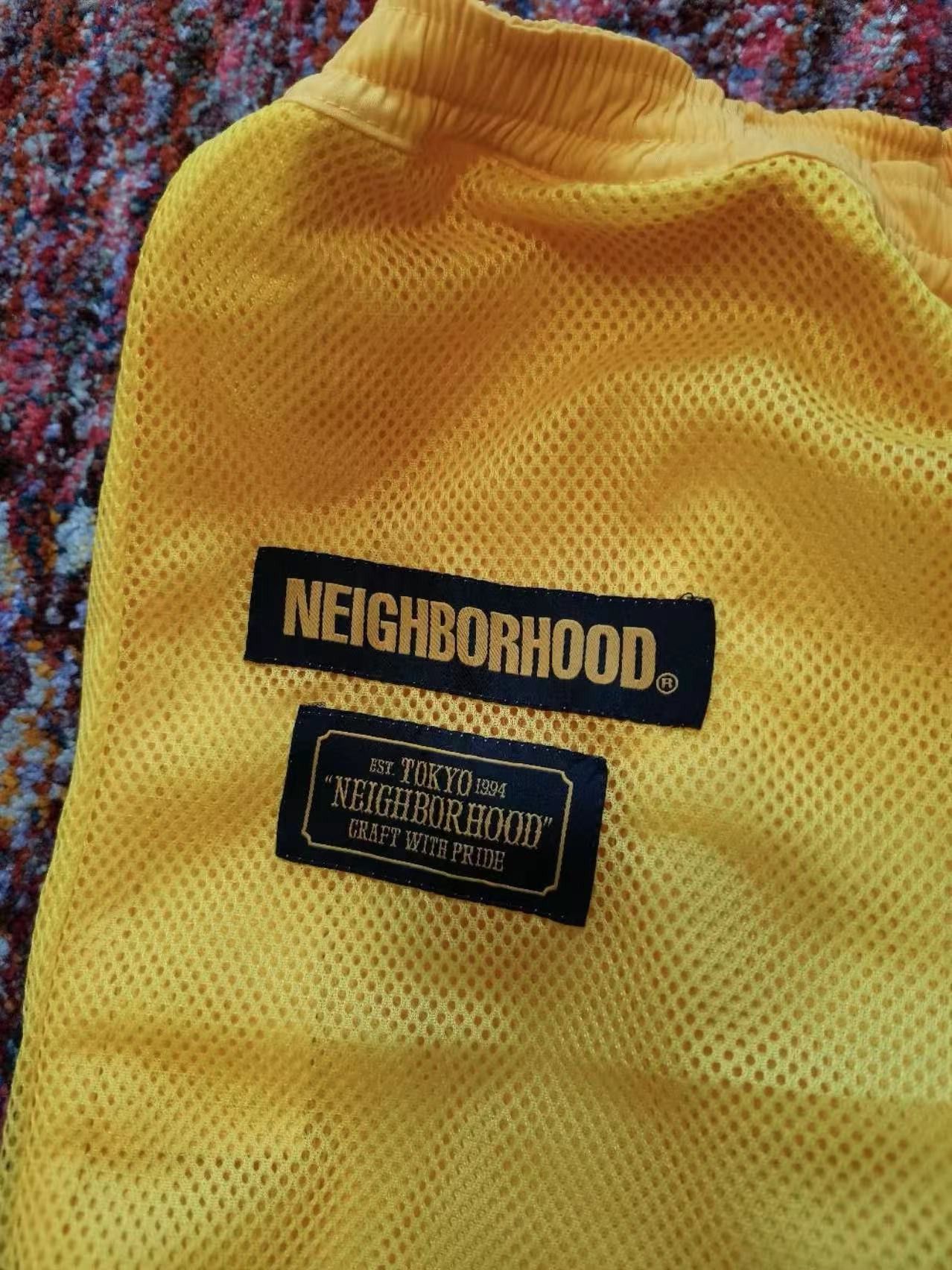 Neighborhood Neighborhood Waves Short Yellow Size L Size US 34 / EU 50 - 9 Thumbnail
