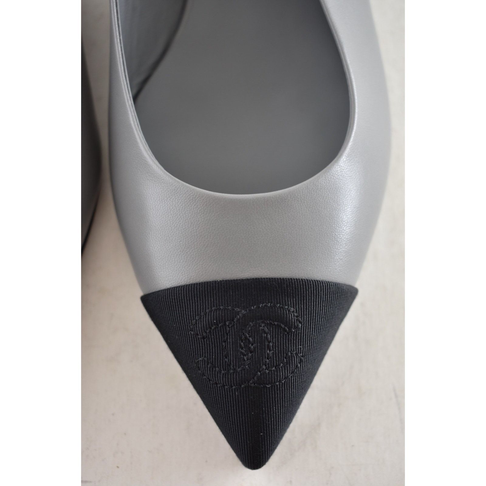 Chanel Chanel 24A Gray Leather Black CC Logo Slingback Flat 36c Size US 5 / IT 35 - 10 Thumbnail