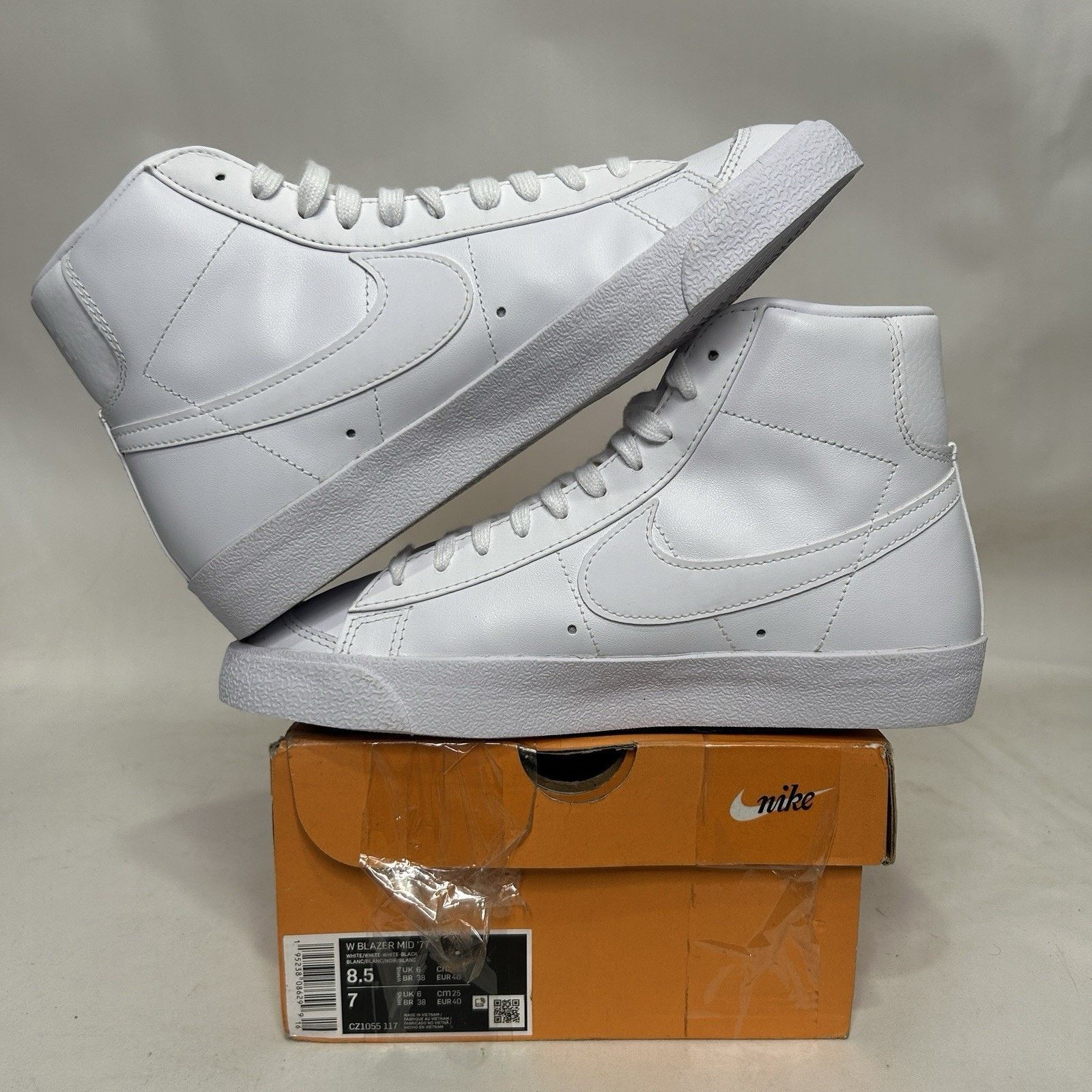 Nike Nike Blazer '77 Vintage Mid WMNS “Triple White” Size US 8.5 / IT 38.5 - 3 Thumbnail