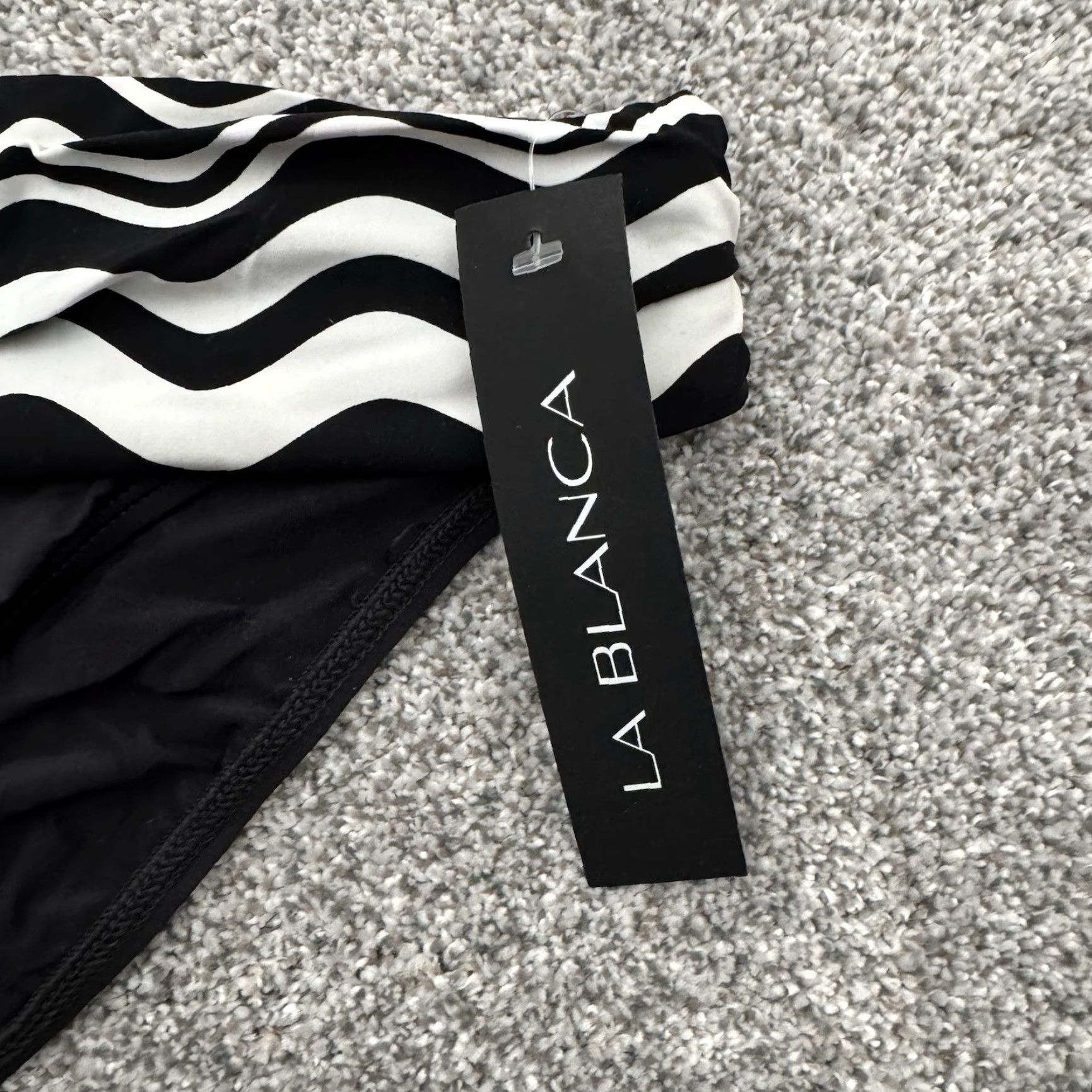 Vintage La Blanca Bikini Bottom 6 Swim Resort Coastal Chic Abstract Wave Ruched Classic Women Black Nylon Bikini Bottom Style Classic 6 Women Bikini Bottom Size 28" / US 6 / IT 42 - 2 Thumbnail