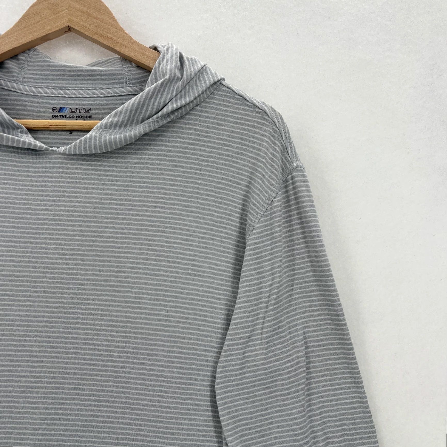Vineyard Vines Vineyard Vines Hoodie Mens Small Gray OTG On-The-Go Lightweight Striped Stretch Size US S / EU 44-46 / 1 - 2 Thumbnail