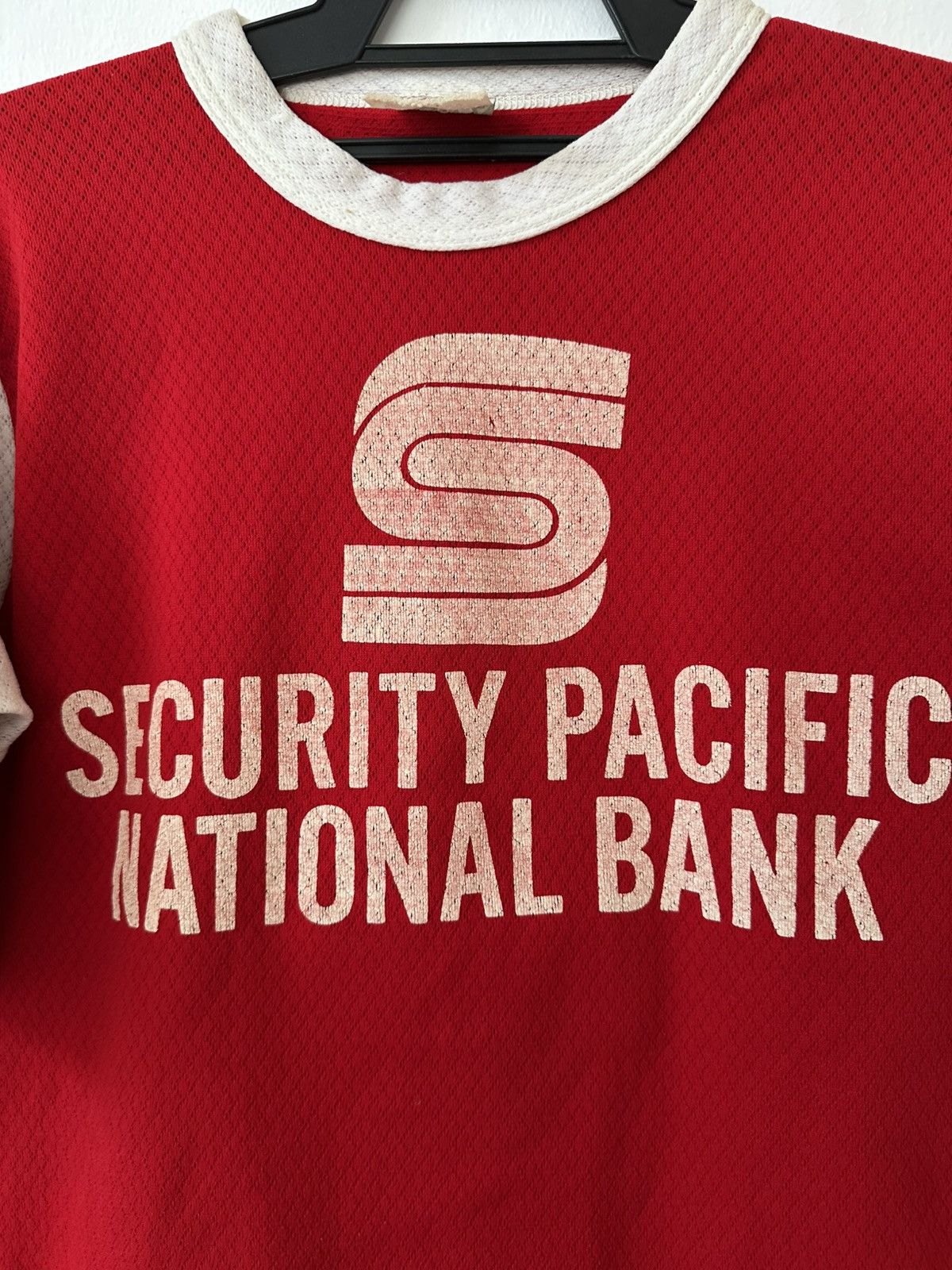 Vintage Vintage 70s Security Pacific National Bank Tshirt Size US L / EU 52-54 / 3 - 10 Thumbnail