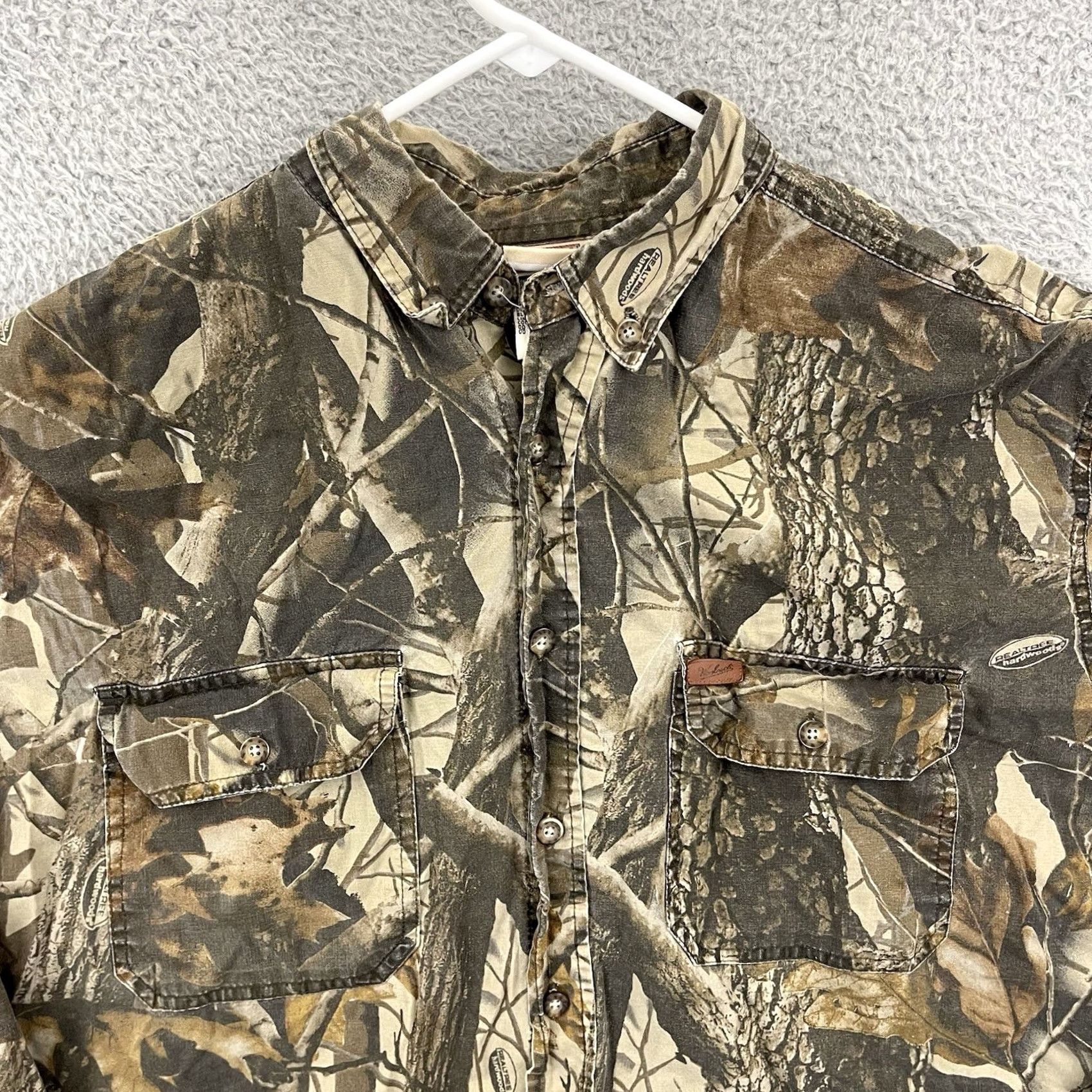 Vintage Woolrich Shirt Mens L Realtree Hardwood Camouflage Button-Down Woolrich Camouflage Pattern Shirt L Men Button-Up Outdoors Hunting Size US L / EU 52-54 / 3 - 3 Thumbnail