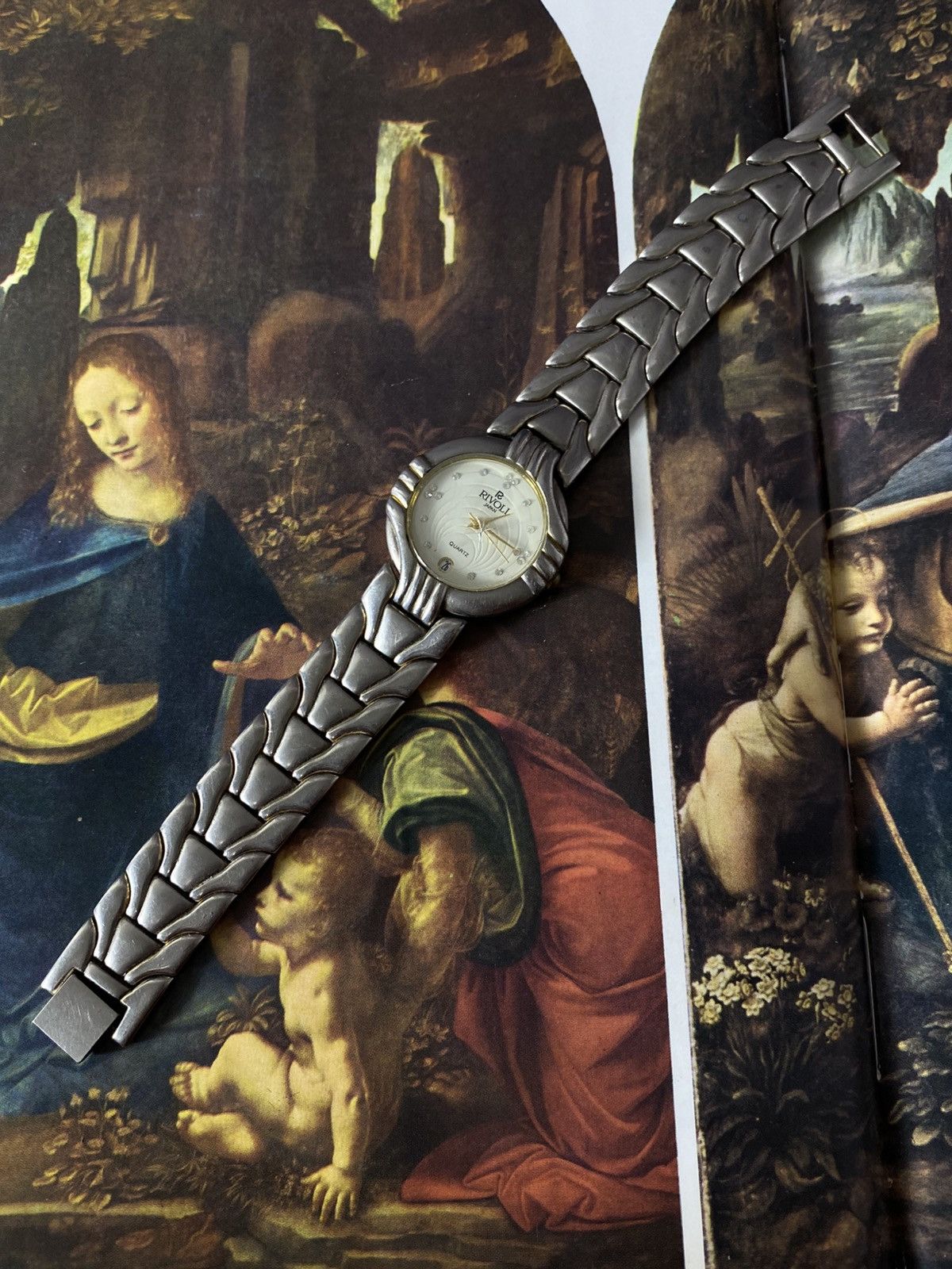 Japanese Brand Vintage Rivoli Japan Quartz Watch Women's Silver Tone Size ONE SIZE - 1 Thumbnail