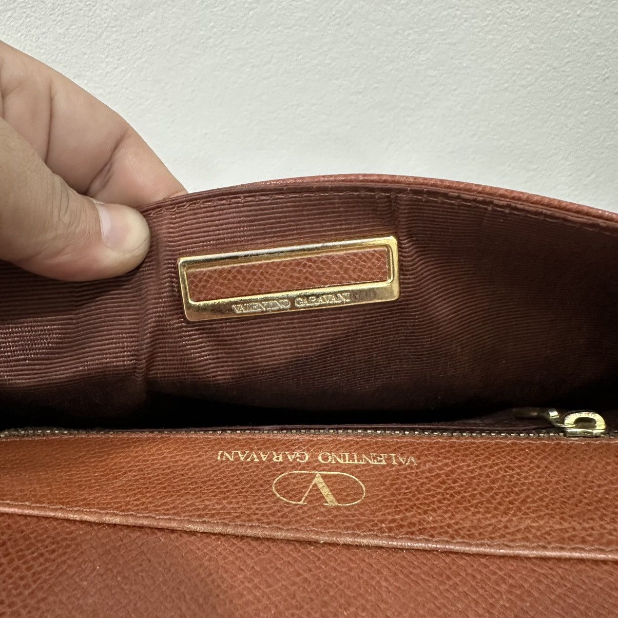 Valentino ‼️LD‼️VALENTINO GARAVANI REDDISH BROWN LEATHER SHOULDER BAG Size ONE SIZE - 14 Thumbnail