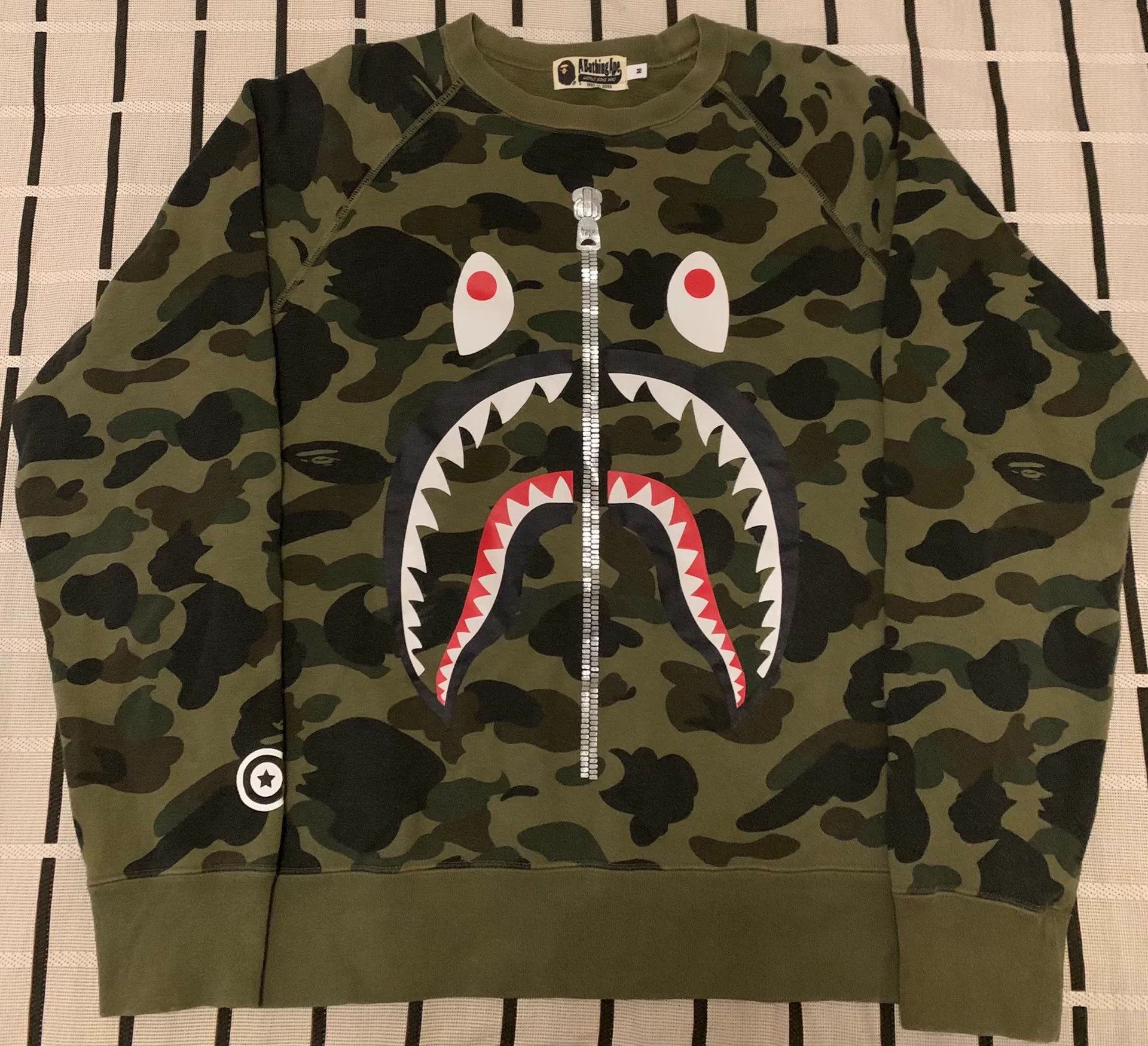Bape Bape Shark Camo Green Hoodie M Men Size US M / EU 48-50 / 2 - 1 Thumbnail
