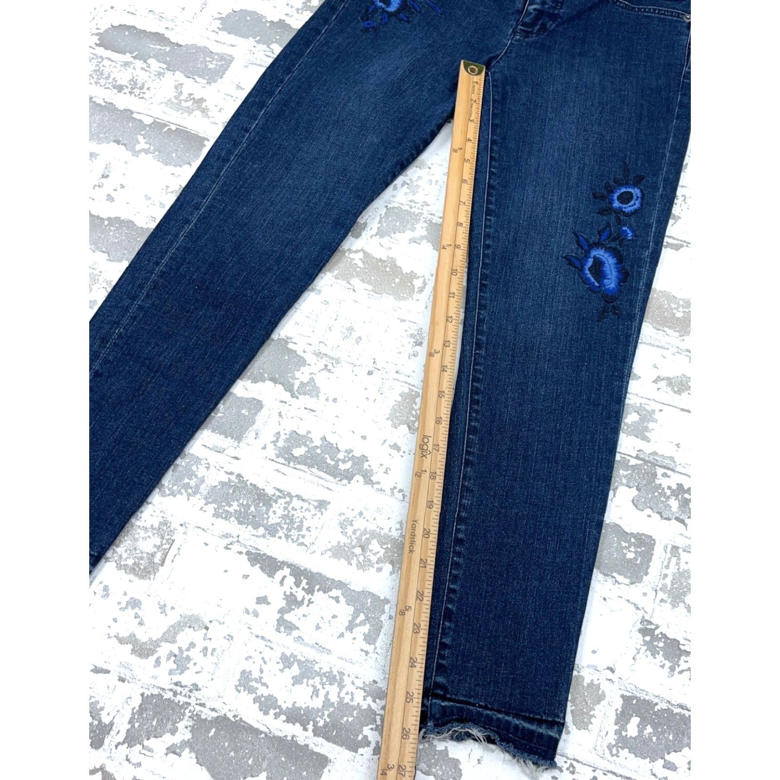 Ralph Lauren Lauren Ralph Lauren Jeans Women 2 Skinny Fir Dark Wash Embroidered Ladies LRL - Vintage? No (adjust within rules) Size 26" / US 2 / IT 38 - 7 Thumbnail