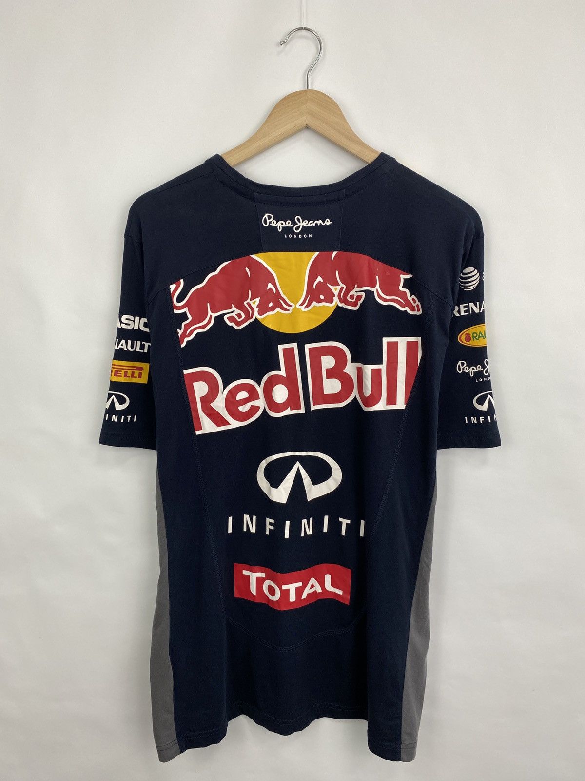 Formula 1 × Pepe Jeans Pepe Jeans Infiniti Red Bull Renault Pirelli Casio T-Shirt Size US XL / EU 56 / 4 - 4 Thumbnail
