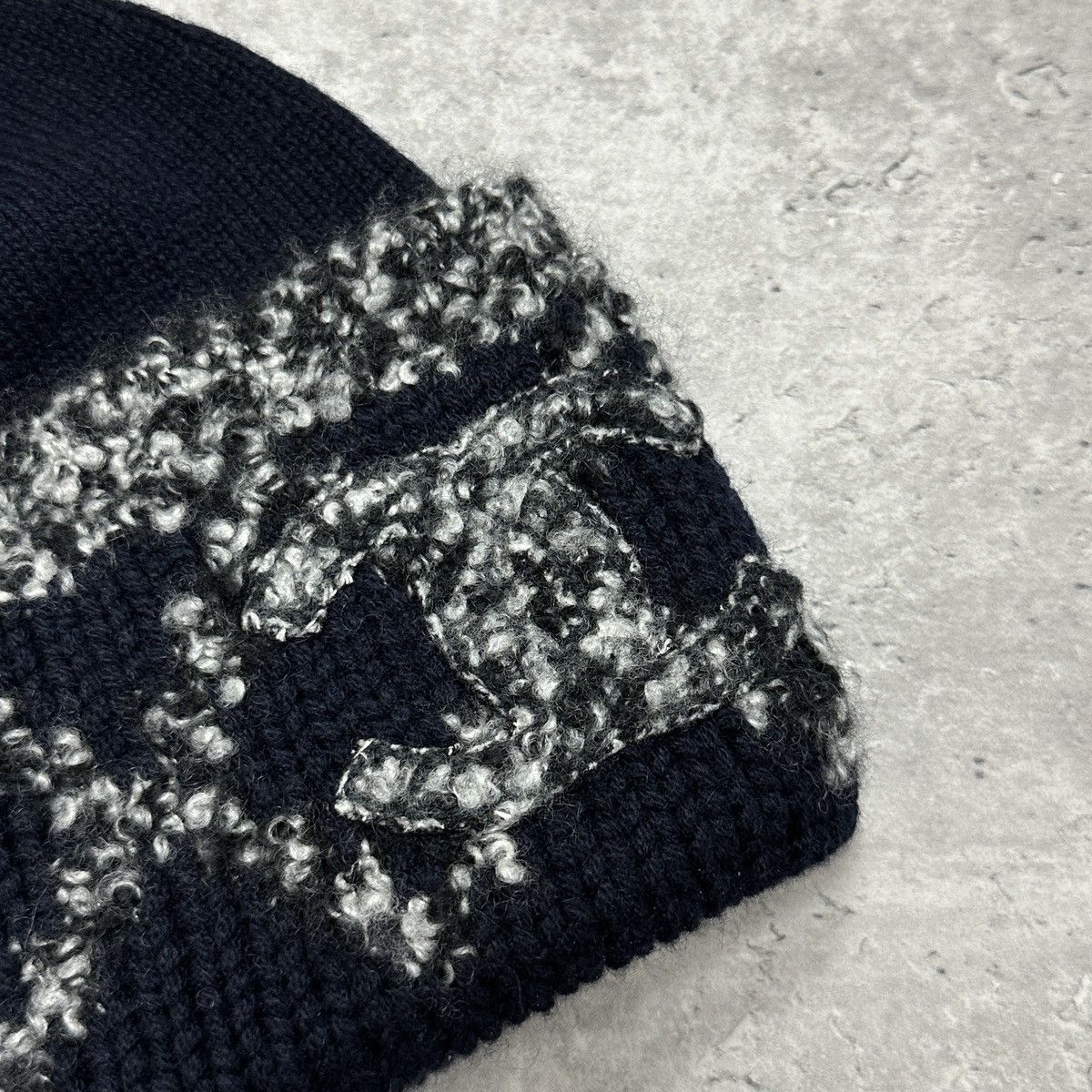 Chanel Chanel CC Logo Cashmere Beanie Navy Size ONE SIZE - 3 Thumbnail
