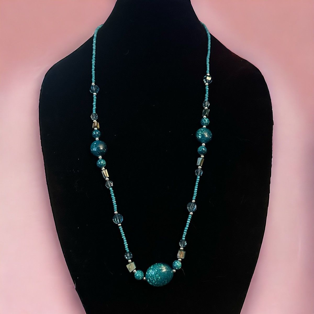 Other Long turquoise color abalone shell and bead necklace Size ONE SIZE - 1 Thumbnail