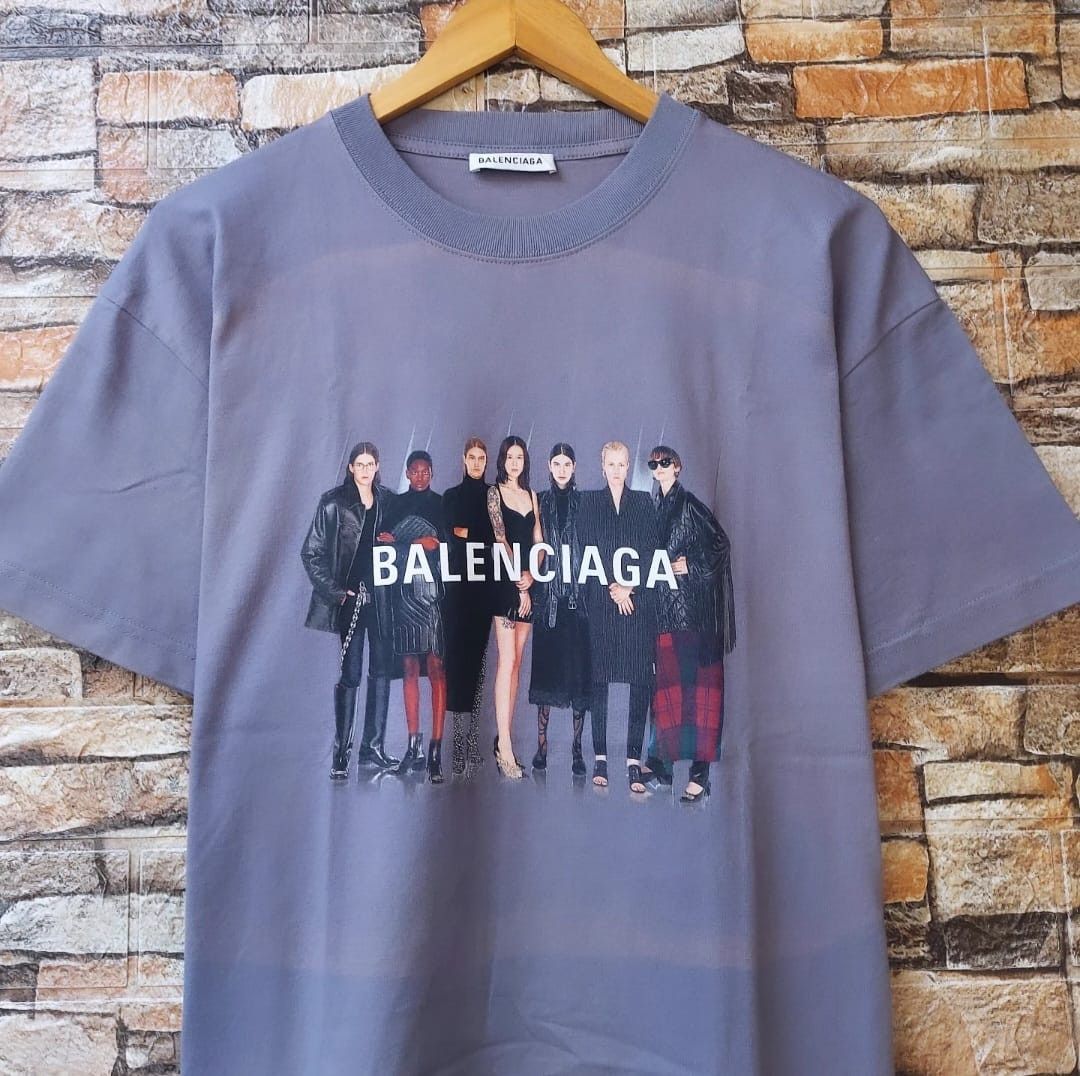 Balenciaga BALENCIAGA FAMILY PORTRAIT Size US M / EU 48-50 / 2 - 3 Thumbnail