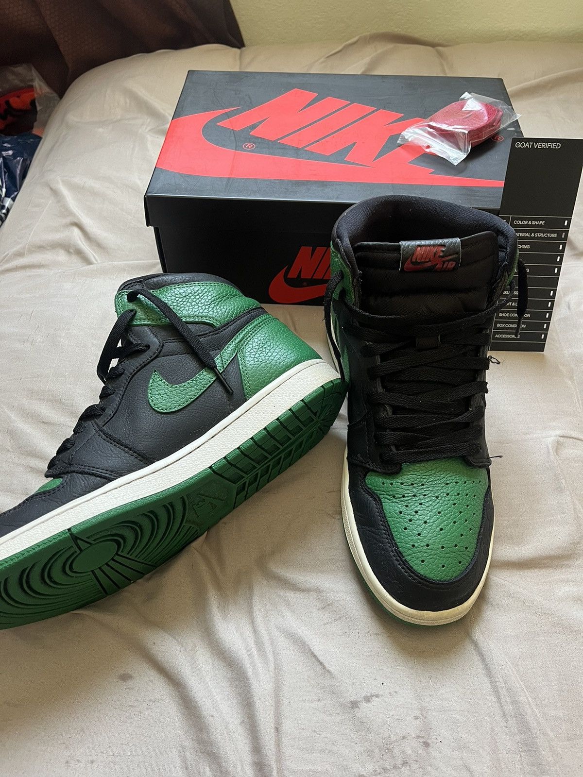 Jordan Brand × Nike Jordan 1s Pine Green 2.0 Size US 9.5 / EU 42-43 - 2 Thumbnail