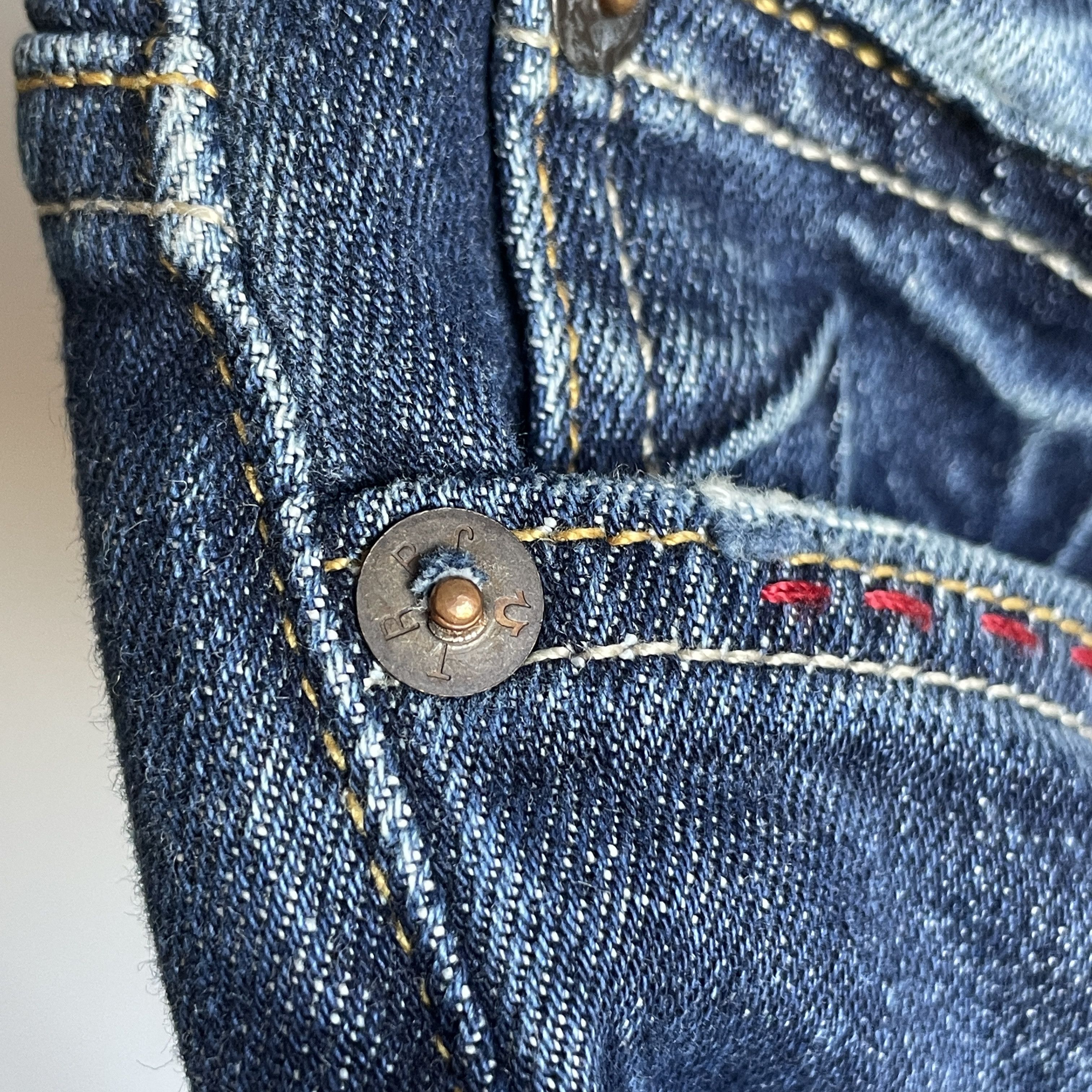 True Religion True Religion Rocco Relaxed Skinny Distressed Denim Size 34 Size US 34 / EU 50 - 12 Thumbnail
