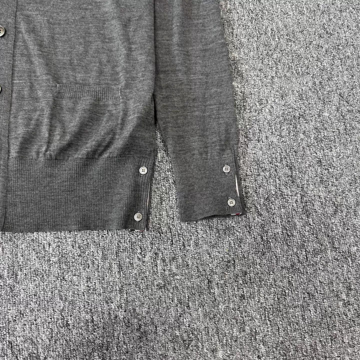 Thom Browne Thom Browne Gray 4bar Wool Vneck Cardigan 4 99 New Size US XL / EU 56 / 4 - 3 Thumbnail