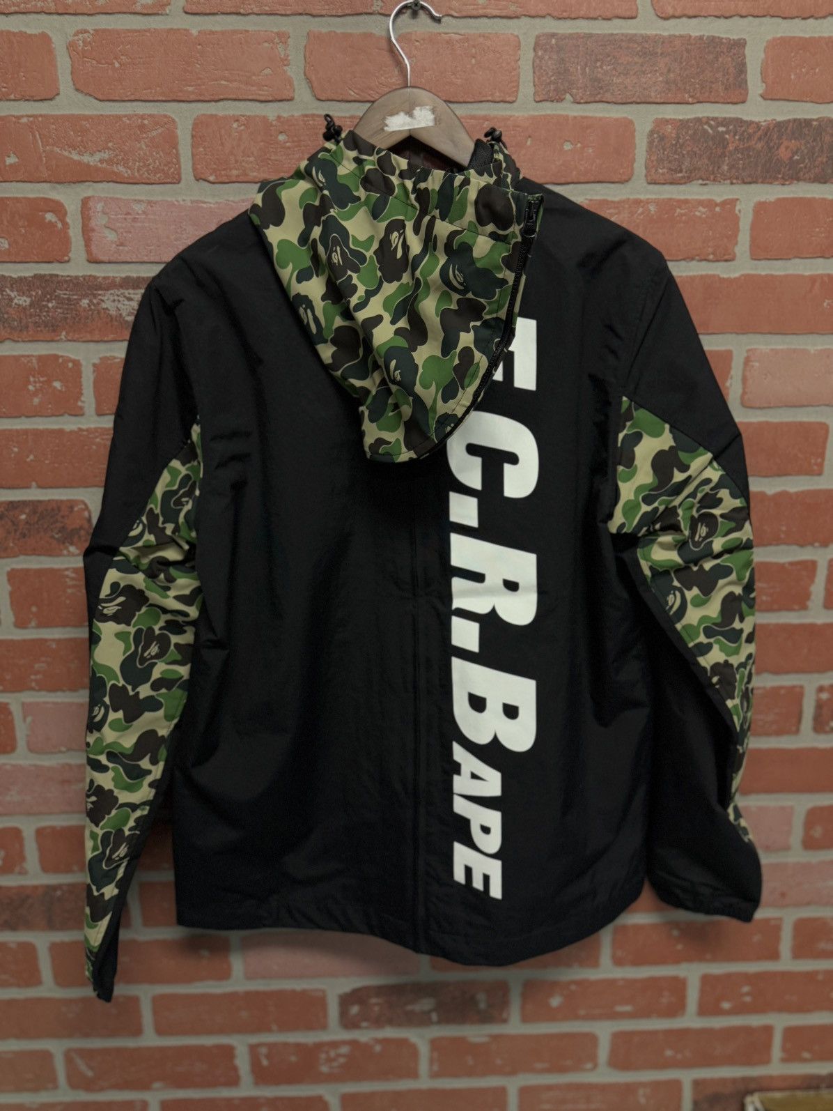 Bape × F.C.R.B Bape x FCRB Bape Wind Breaker Jacket Size M (NEW) Size US M / EU 48-50 / 2 - 15 Thumbnail