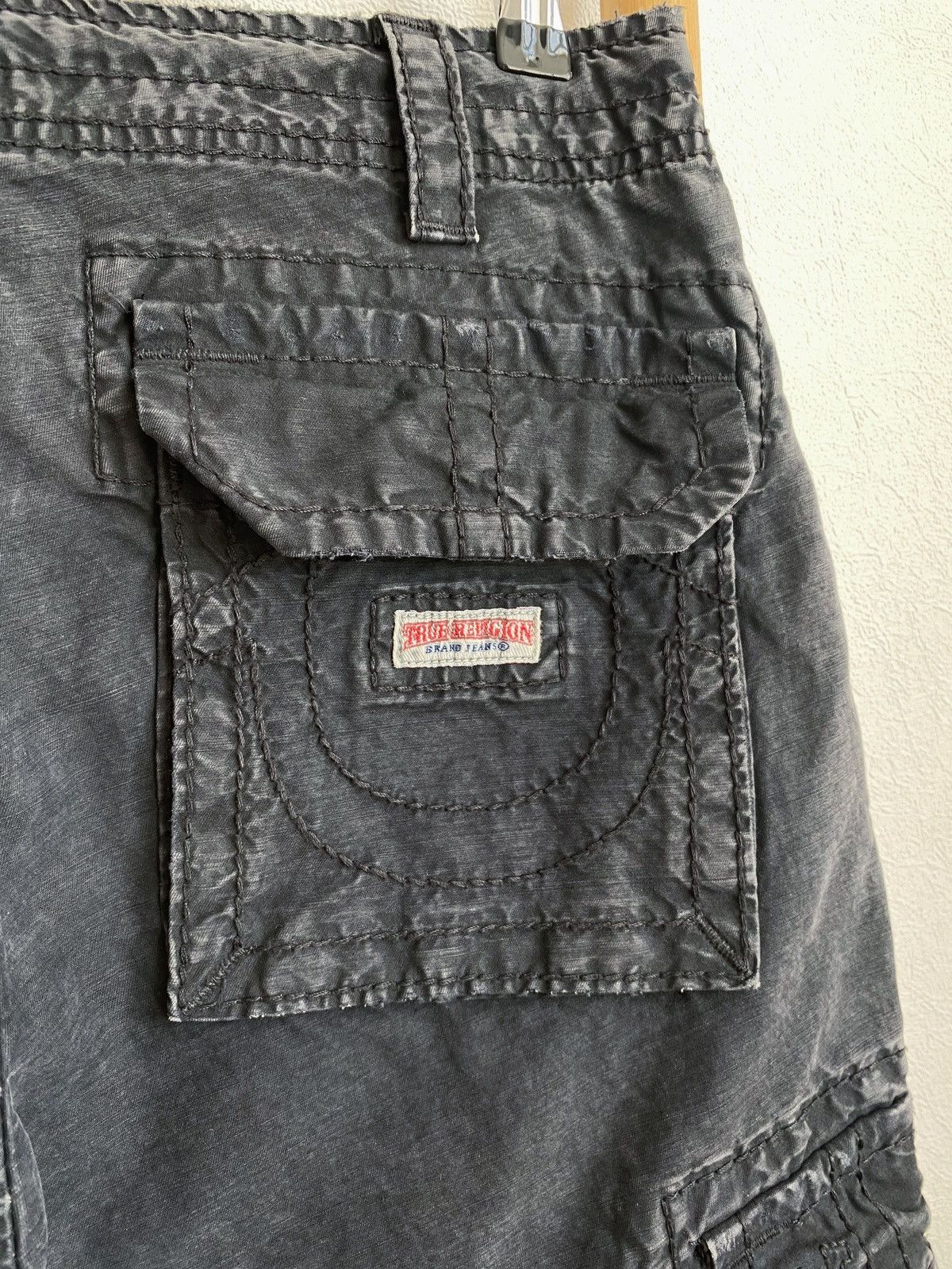 True Religion True Religion ISAAC Cargo Tonal Shorts Size 29 Size US 29 - 17 Thumbnail