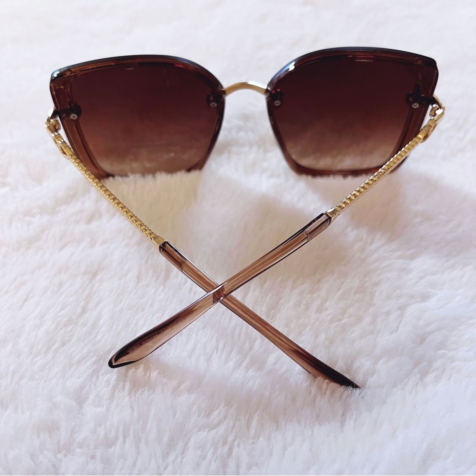 Other Gia Clear Brown Elegant Chain Link Oversized Sunglasses Size ONE SIZE - 9 Thumbnail