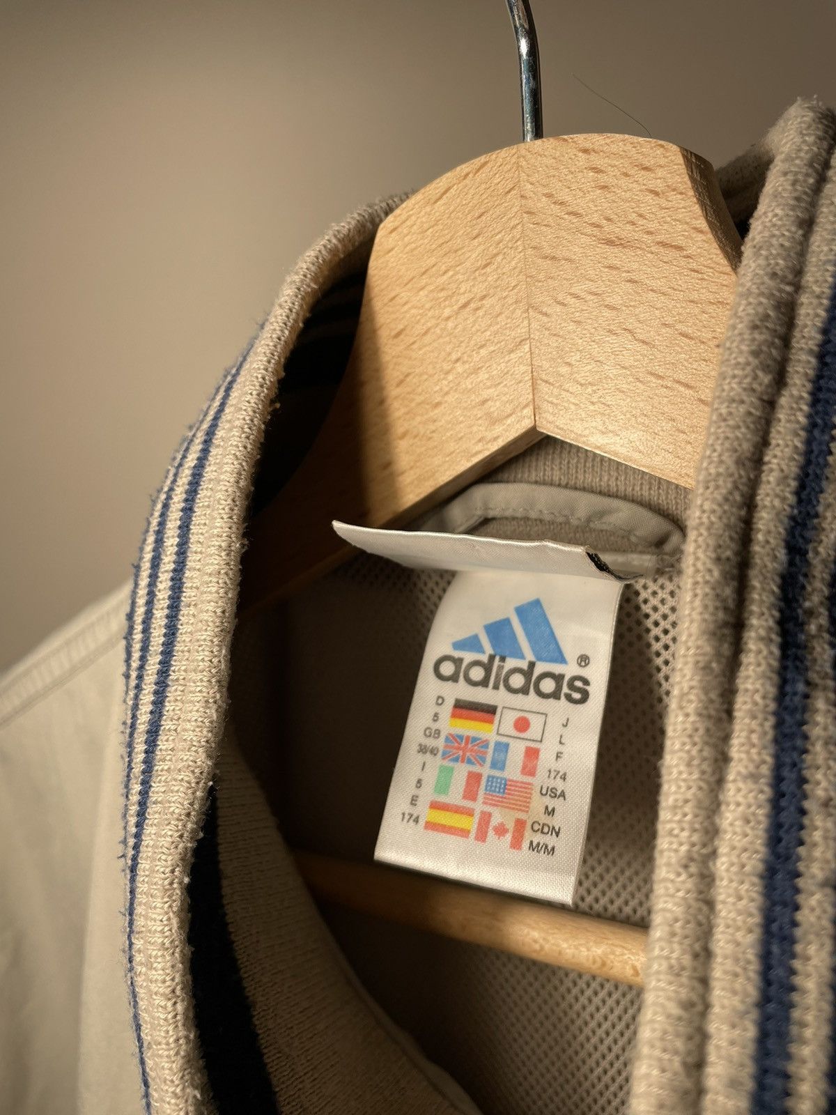 Adidas × Vintage Vintage Adidas Light Jacket 90s retro y2k Size US M / EU 48-50 / 2 - 4 Thumbnail