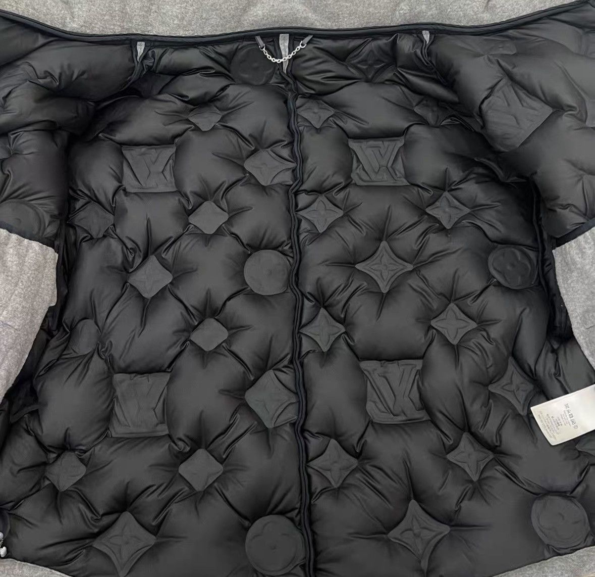 Louis Vuitton Louis Vuitton Gray Quilted Zip Jacket. Size US M / EU 48-50 / 2 - 6 Thumbnail
