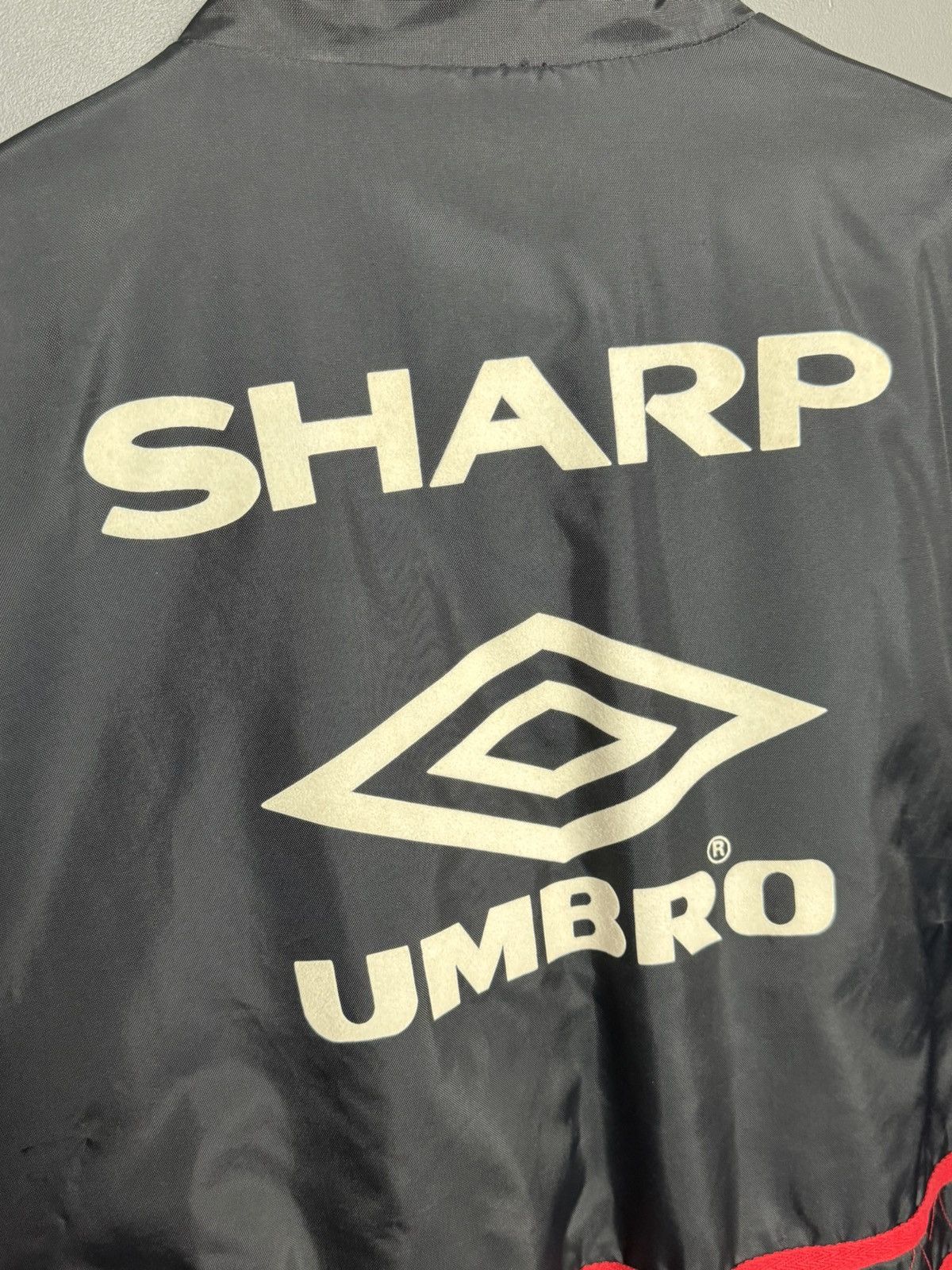 Umbro Vintage Manchester United Sharp Training Football Jacket Size US L / EU 52-54 / 3 - 4 Thumbnail