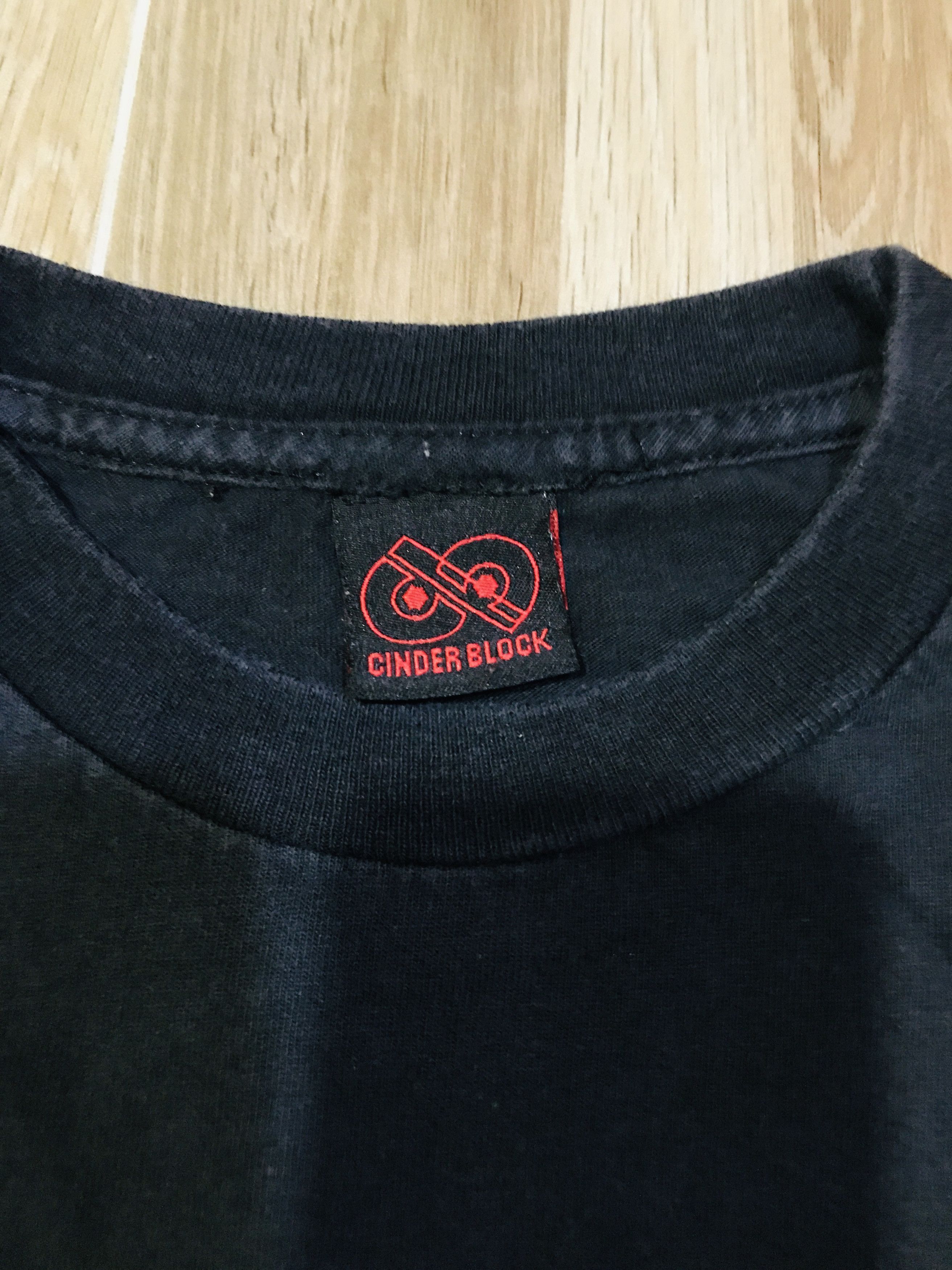 Band Tees Vintage Y2K The Darkness Women Band T Shirt 2004 Small Size S / US 4 / IT 40 - 4 Thumbnail