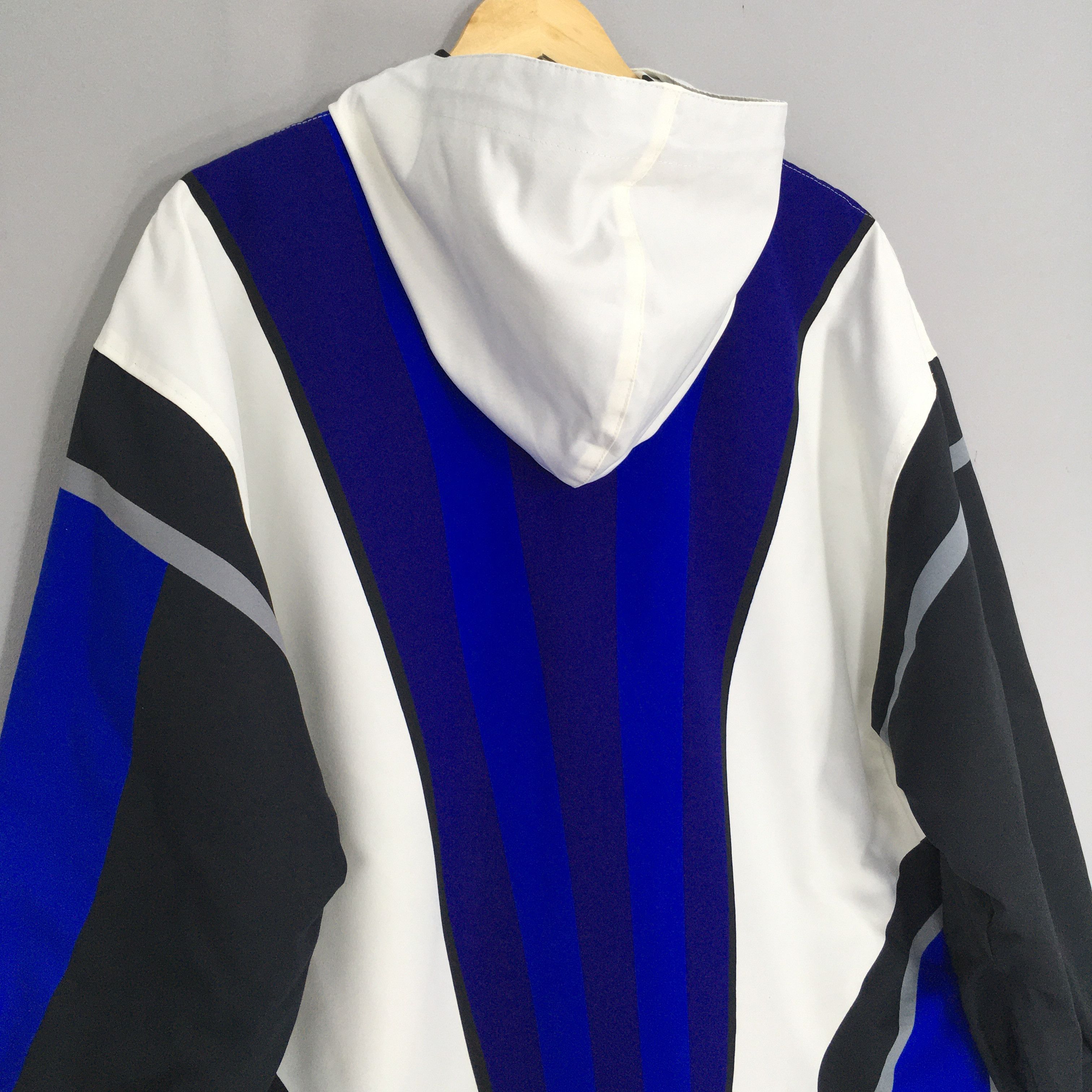 Adidas × Vintage Vintage Adidas Trefoil International Jacket Medium Size US M / EU 48-50 / 2 - 10 Thumbnail