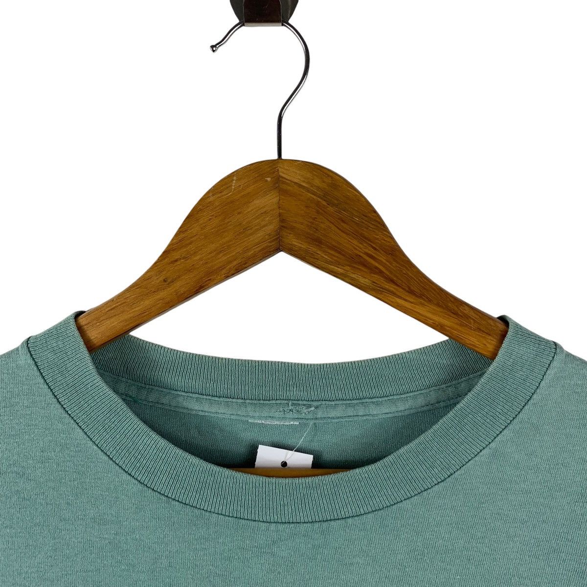 Vintage Vintage 90s TOWN & COUNTRY big back hit Surfing tee Size US M / EU 48-50 / 2 - 5 Thumbnail