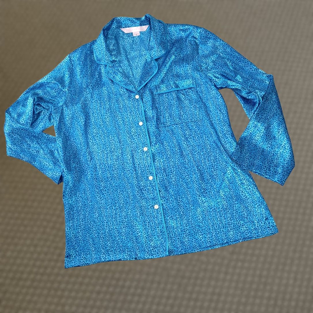 Victoria's Secret VINTAGE: Victoria’s Secret Animal Print Silky Night Sleep Shirt Pajama Womens Medium Blue Size M / US 6-8 / IT 42-44 - 1 Thumbnail